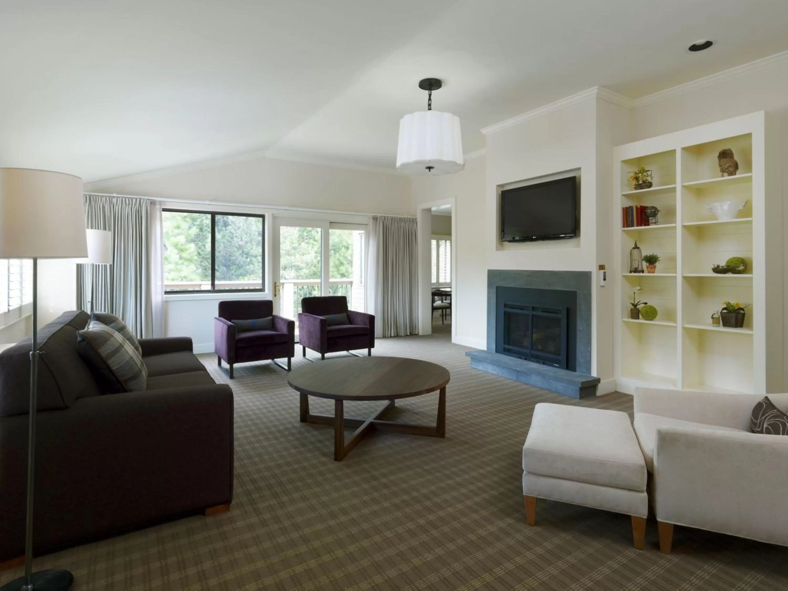 TV and multimedia in Topnotch Resort