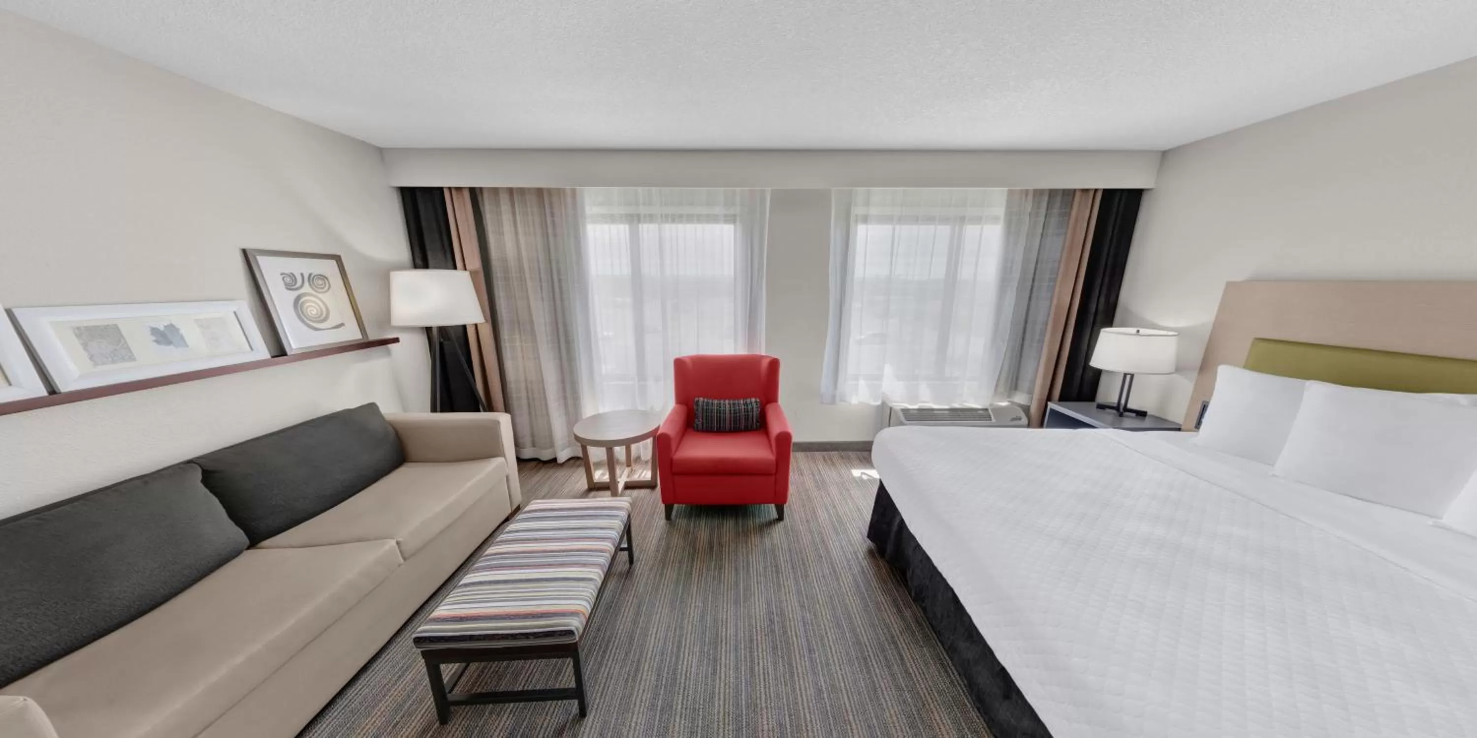 Bed in Country Inn & Suites by Radisson, Fargo, ND