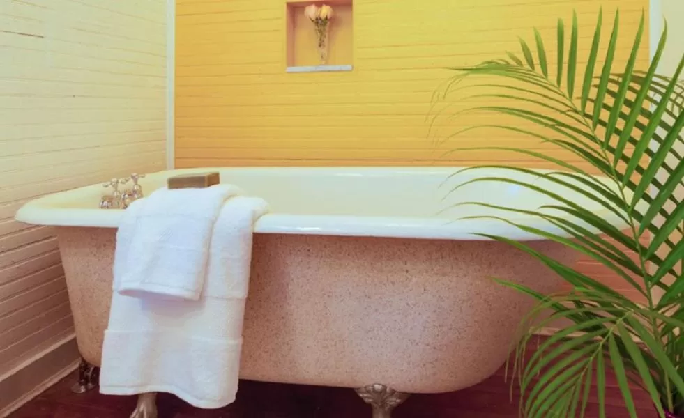 Bath in SeaGlass Inn Bed and Breakfast
