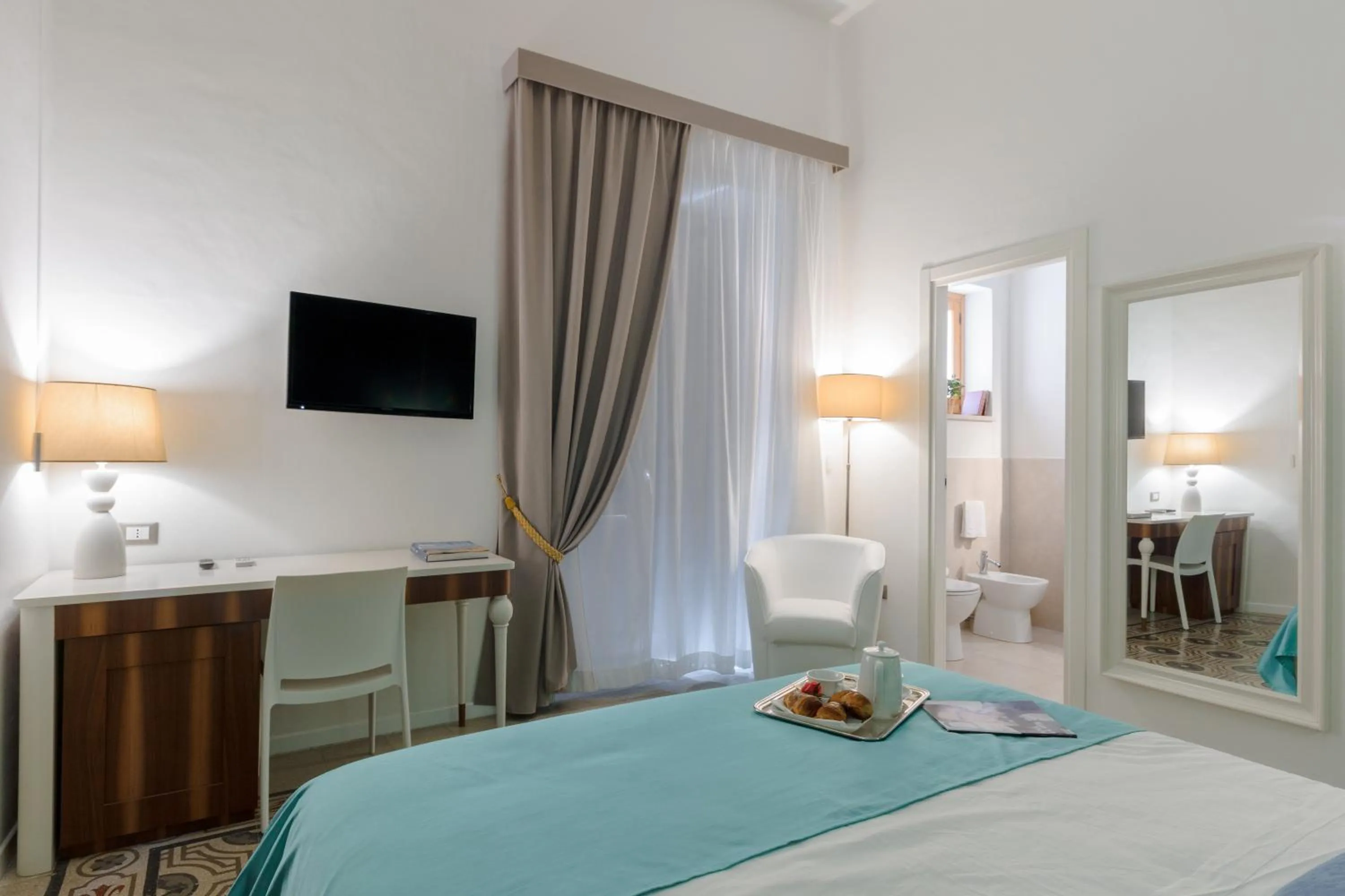 Decorative detail, Bed in Hotel Moderno