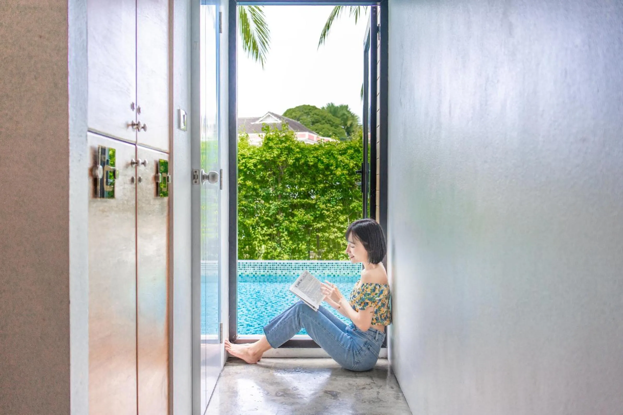 Property building in Book a Bed Poshtel - SHA Plus