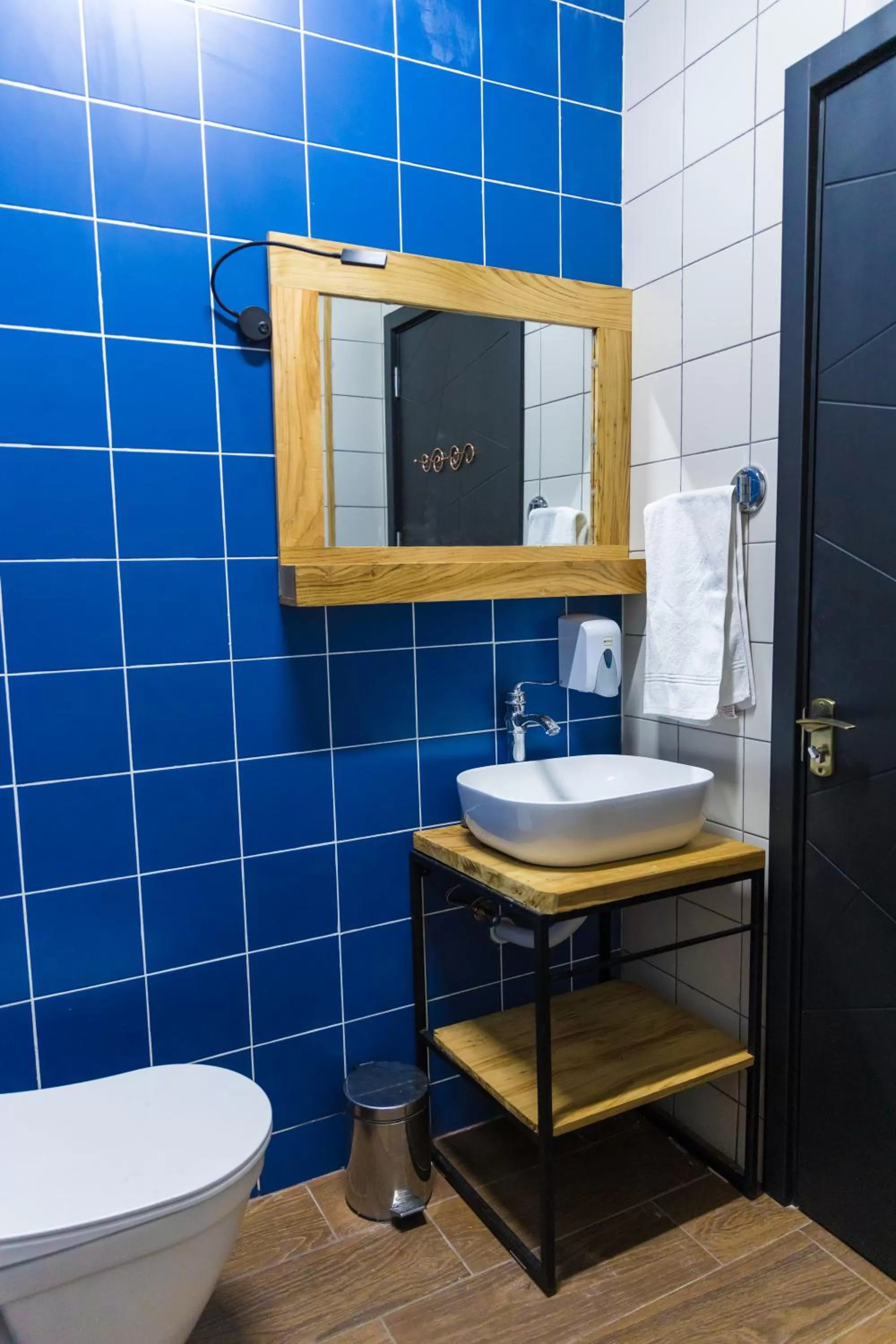 Bathroom in TJ GARDENS