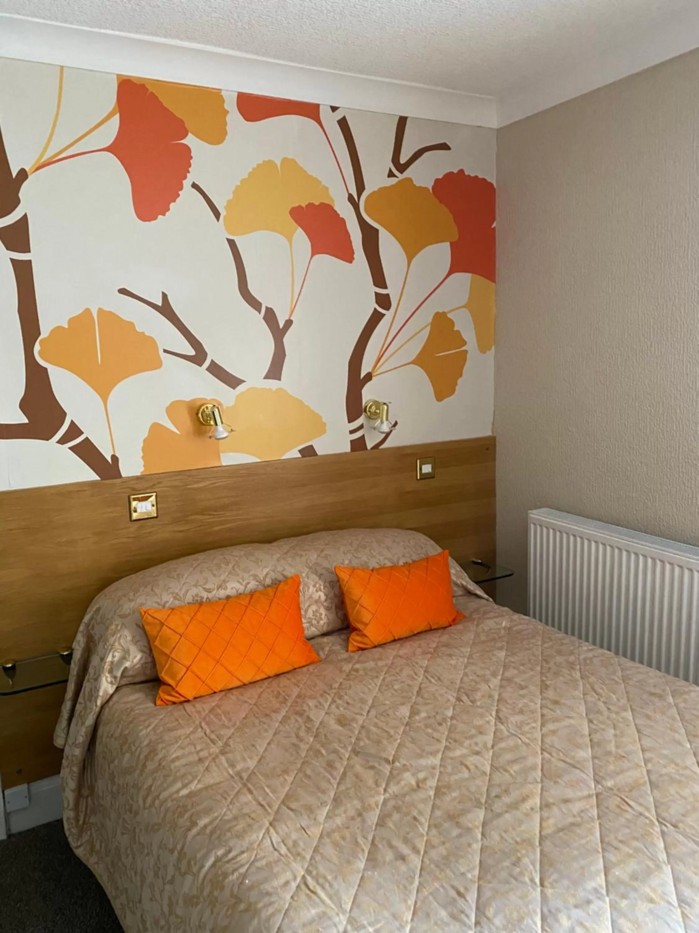 Bedroom, Bed in Park Manor Hotel