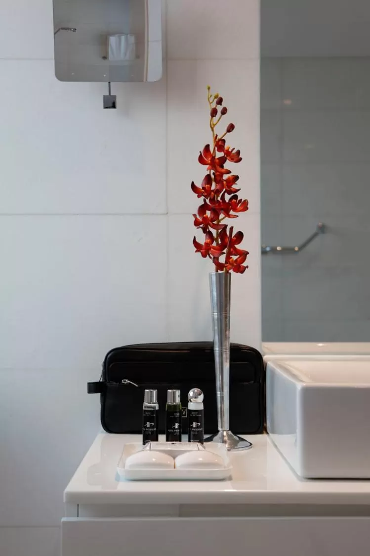 Bathroom in Hotel Presidente Luanda