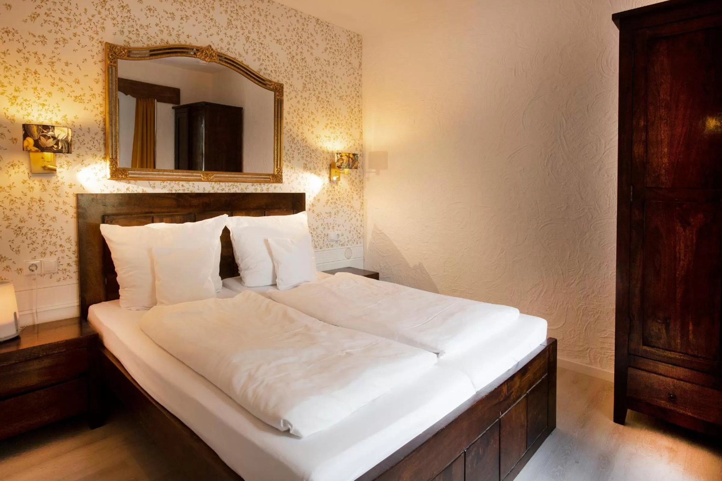 Bed in Hotel Hüttenmühle Hillscheid