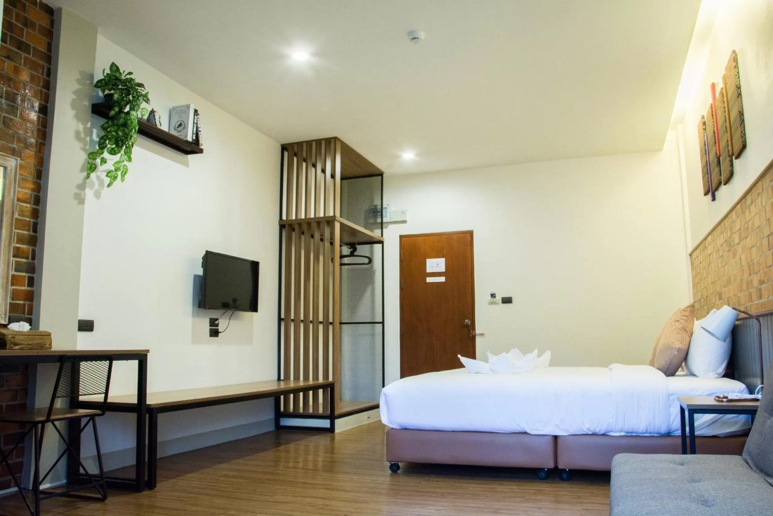 Bed in The Old City Wall Inn