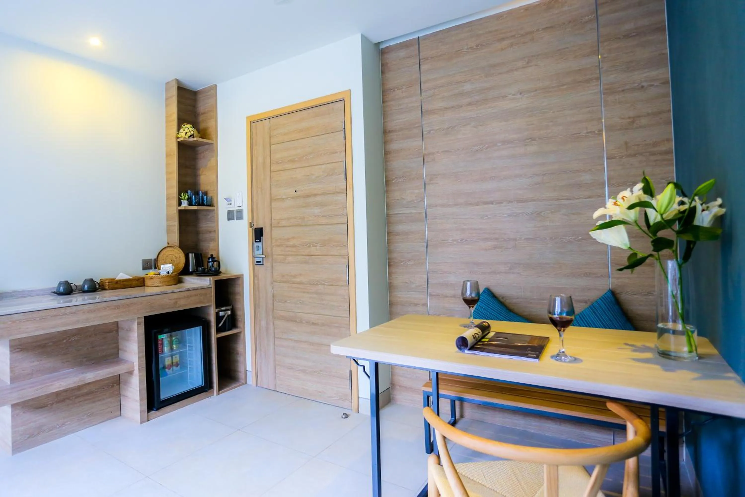 Living room, Kitchen/Kitchenette in MAI HOUSE Patong Hill