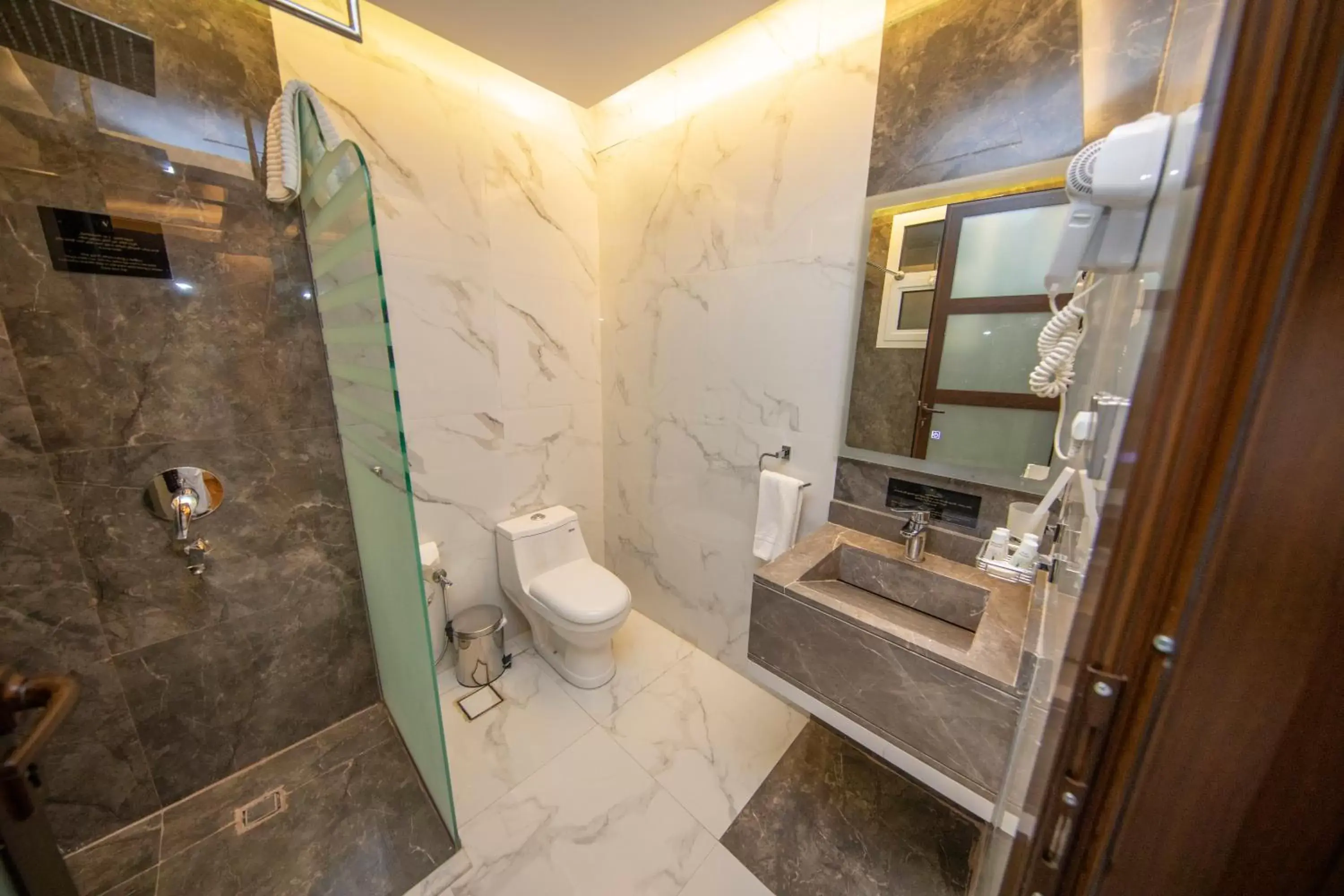 Standard King Room in Luxury Night Al Mounisea Standard King Room in Luxury Night Al Mounisea