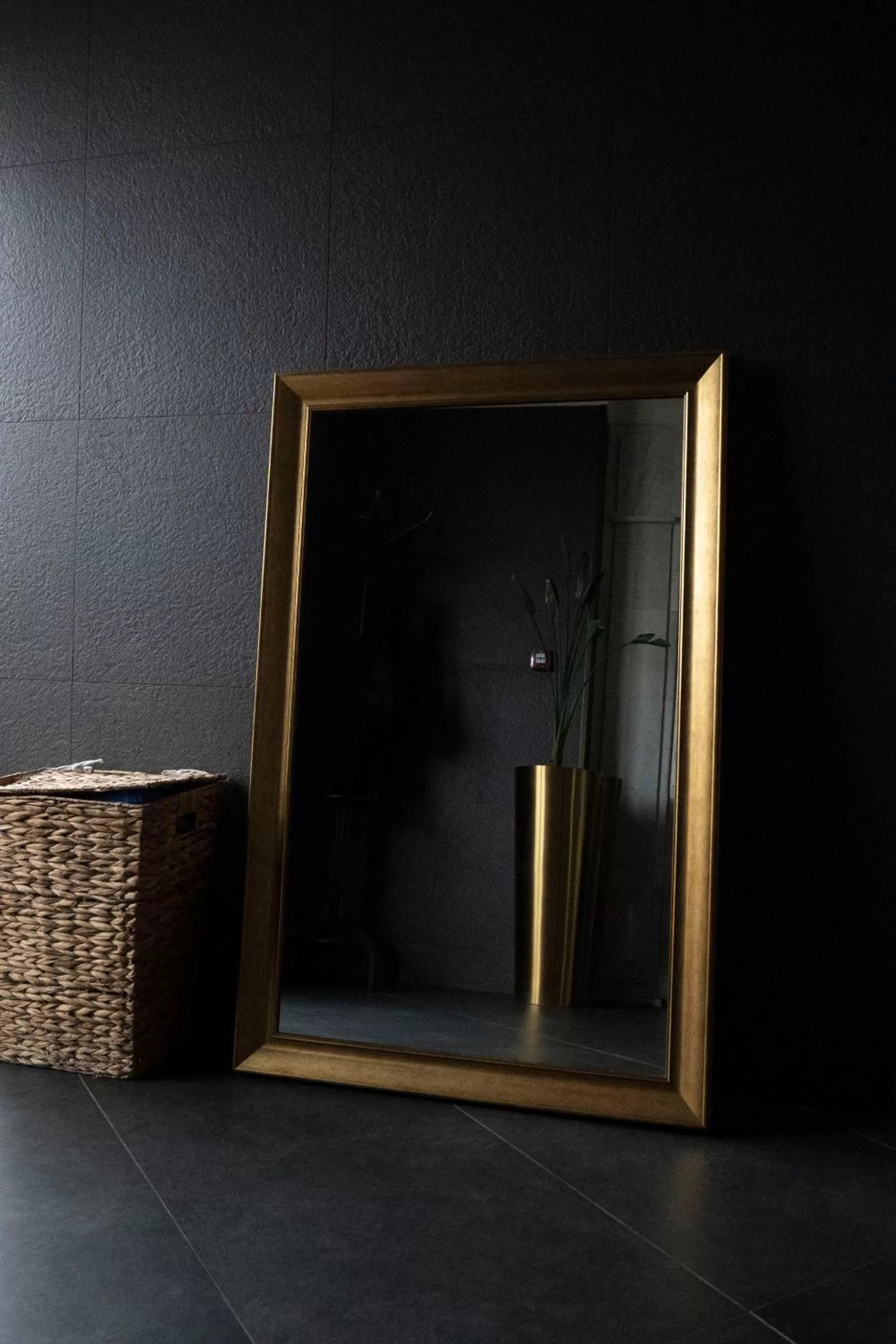 Restaurant/places to eat in Grand Opera Hotel