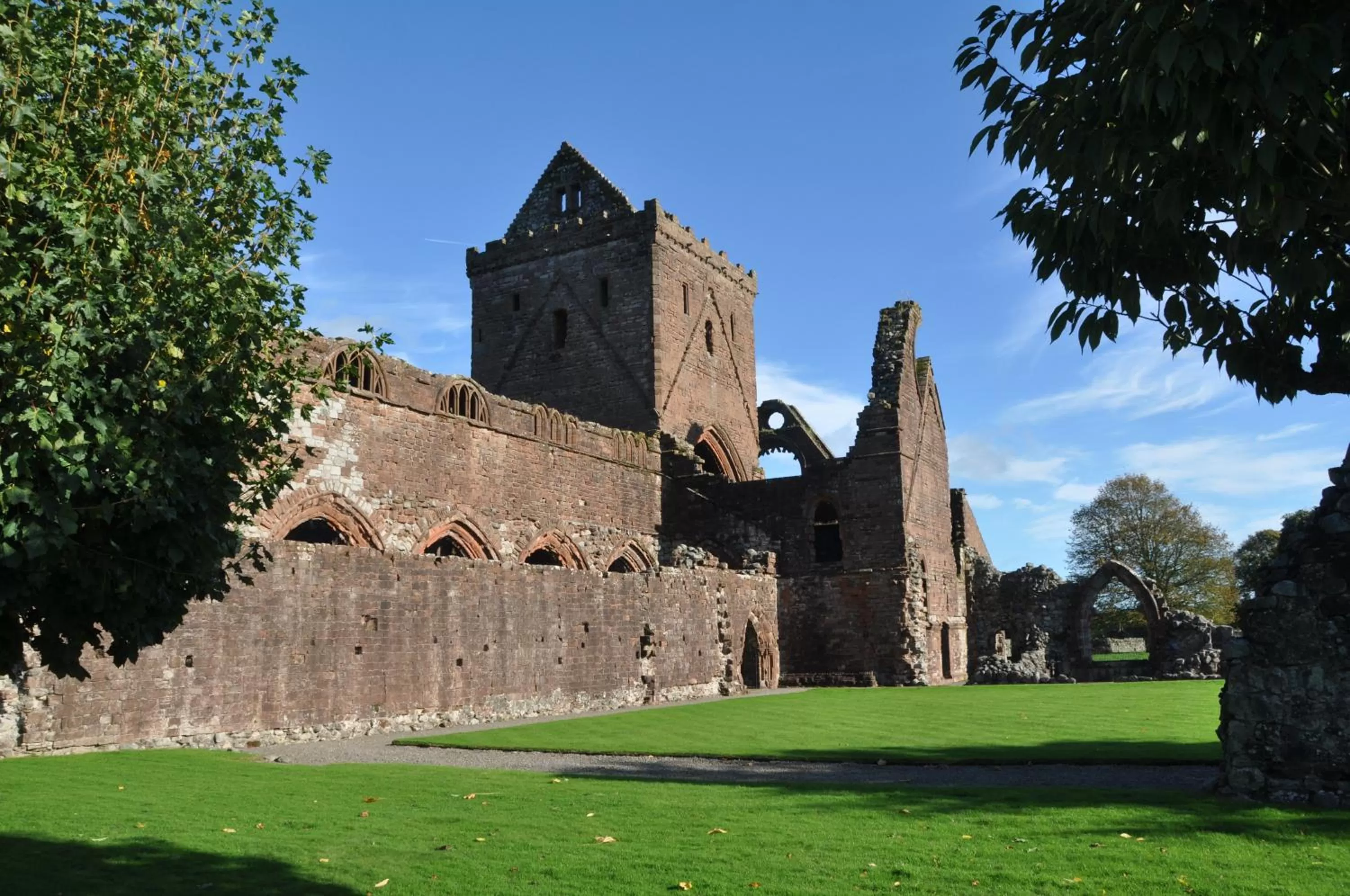 Nearby landmark in Caledonian Hotel