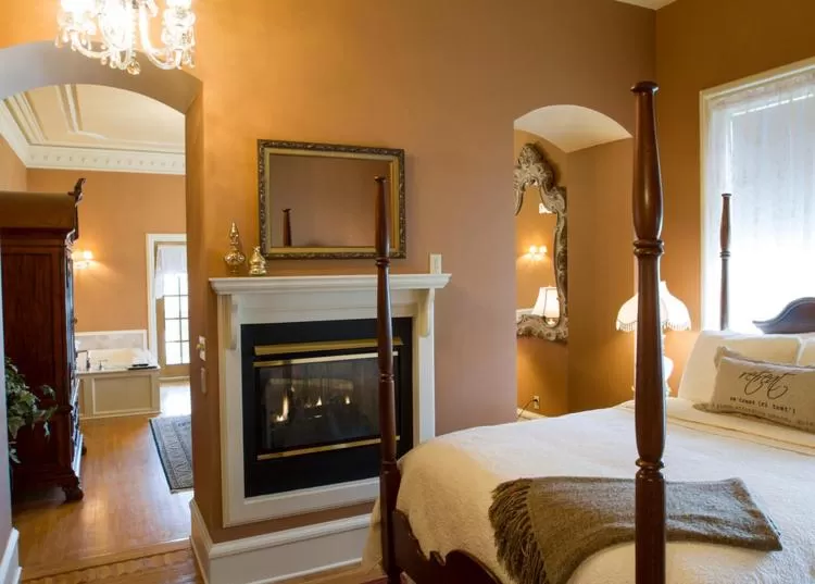 Bed in The Foxglove Inn