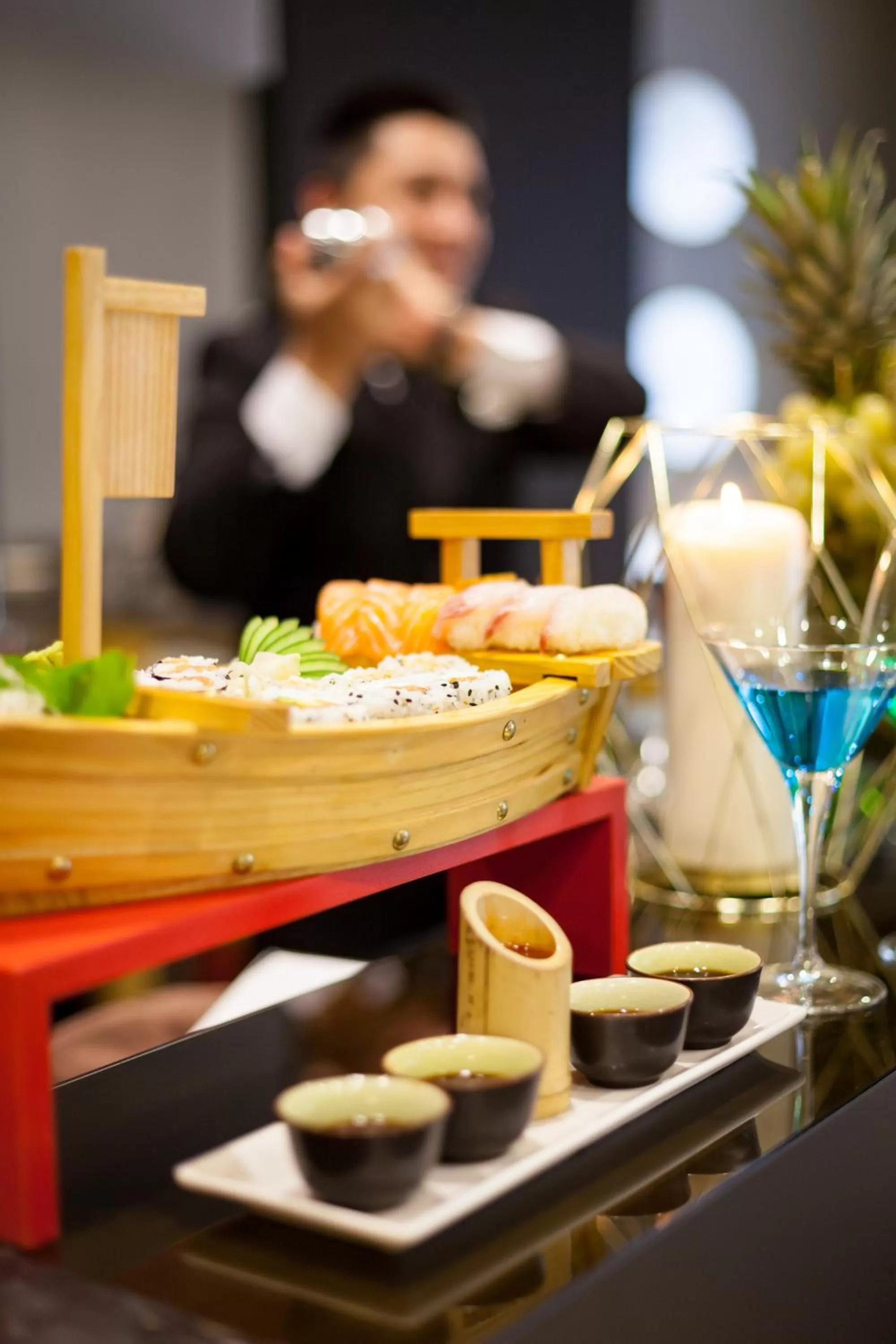 Lounge or bar in Holiday Inn Milan Garibaldi Station by IHG