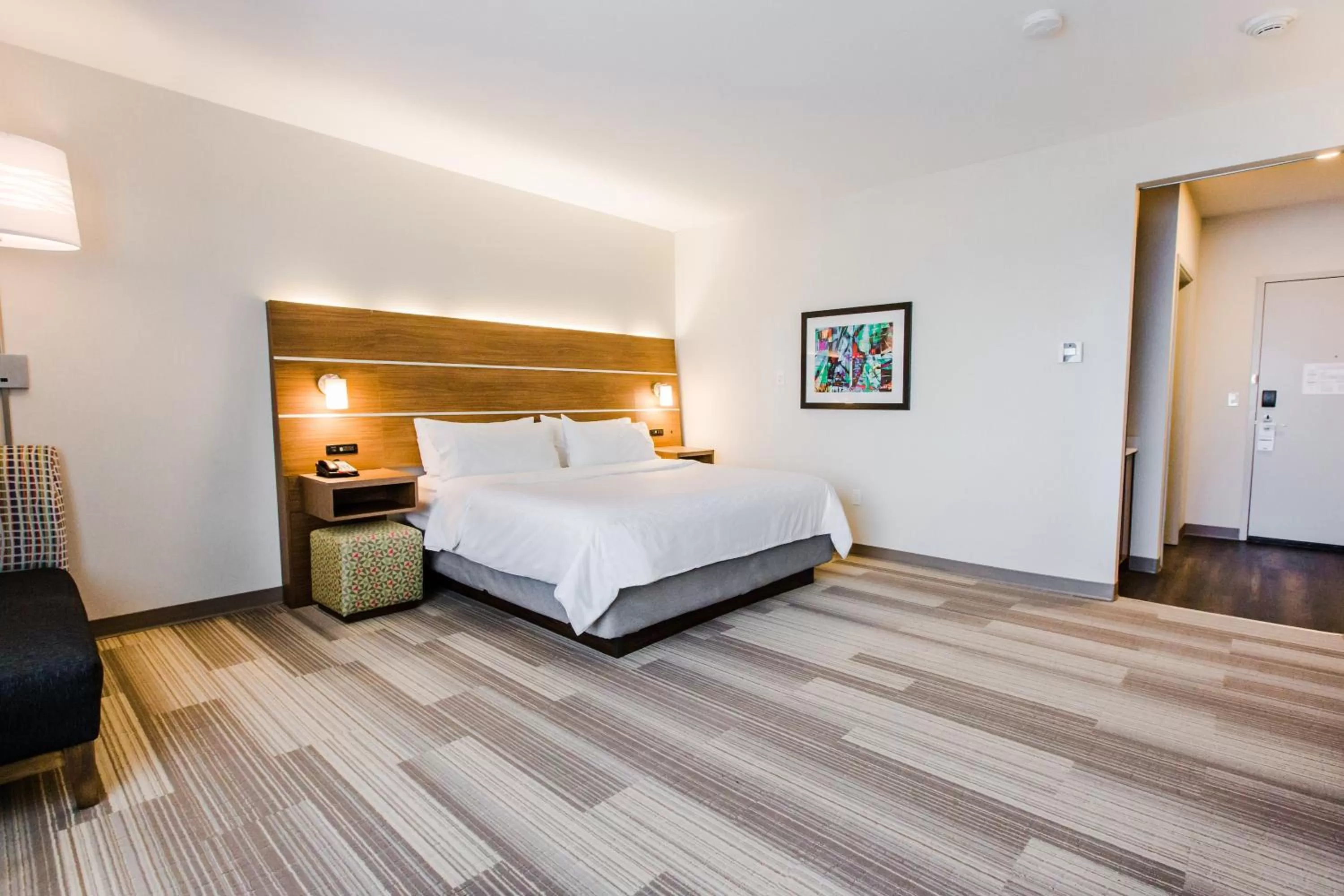 Photo of the whole room, Bed in Holiday Inn Express & Suites - West Edmonton-Mall Area by IHG