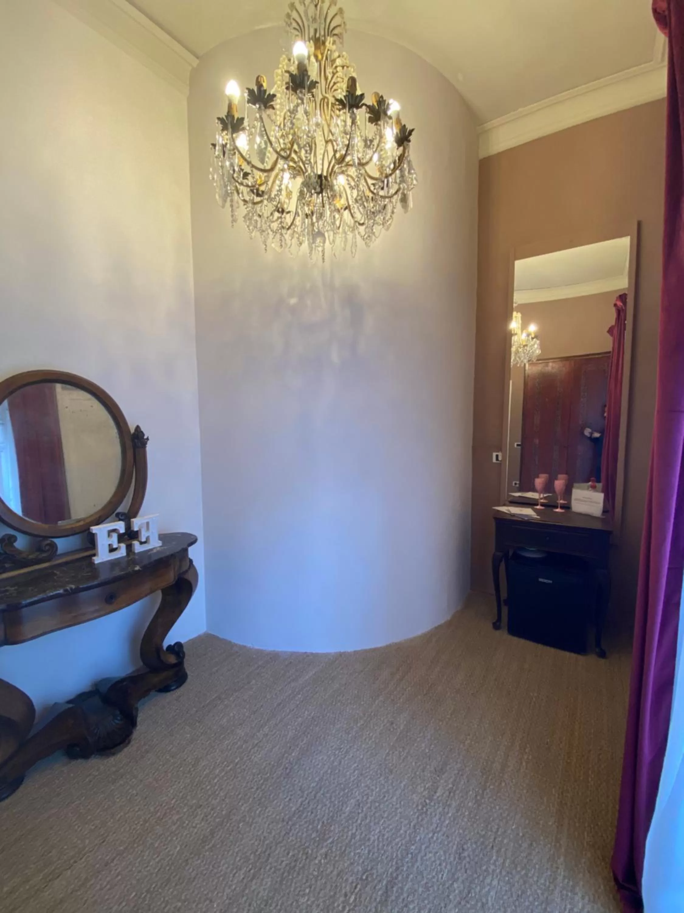 TV/Entertainment Center in Suites Edivino Design Capri