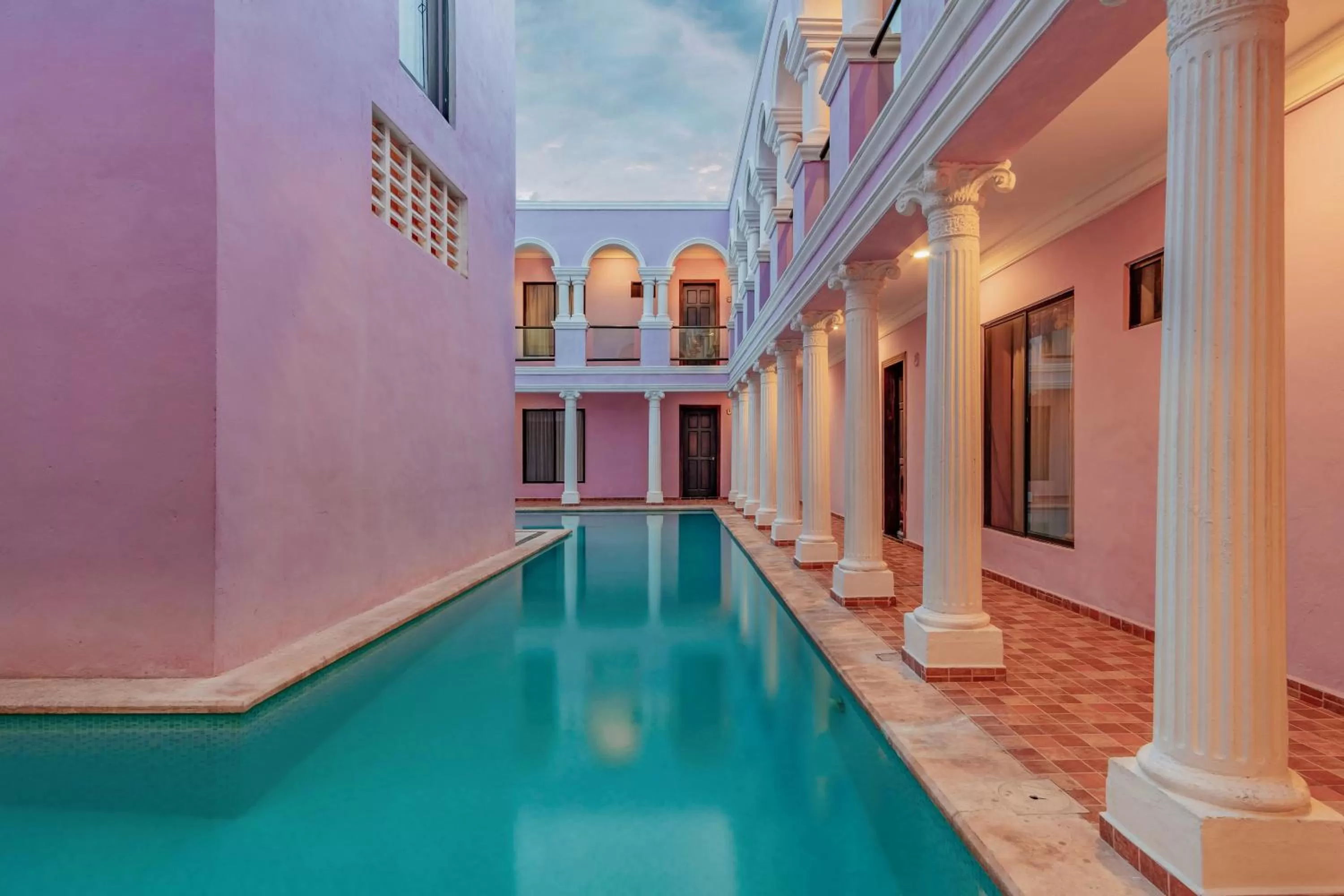 Swimming pool in Hotel Lavanda CAS Merida