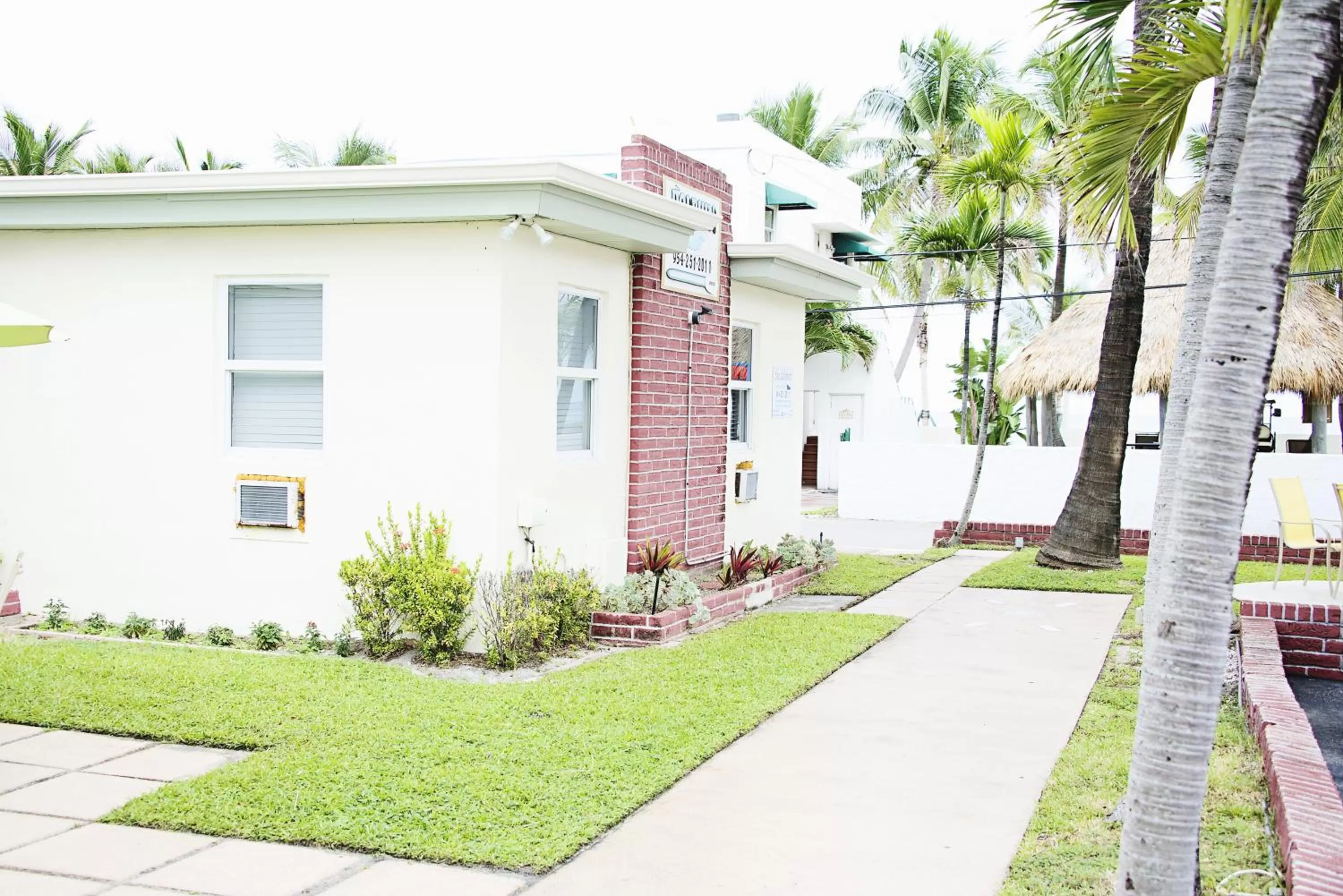Facade/entrance in The Dolphin Hollywood