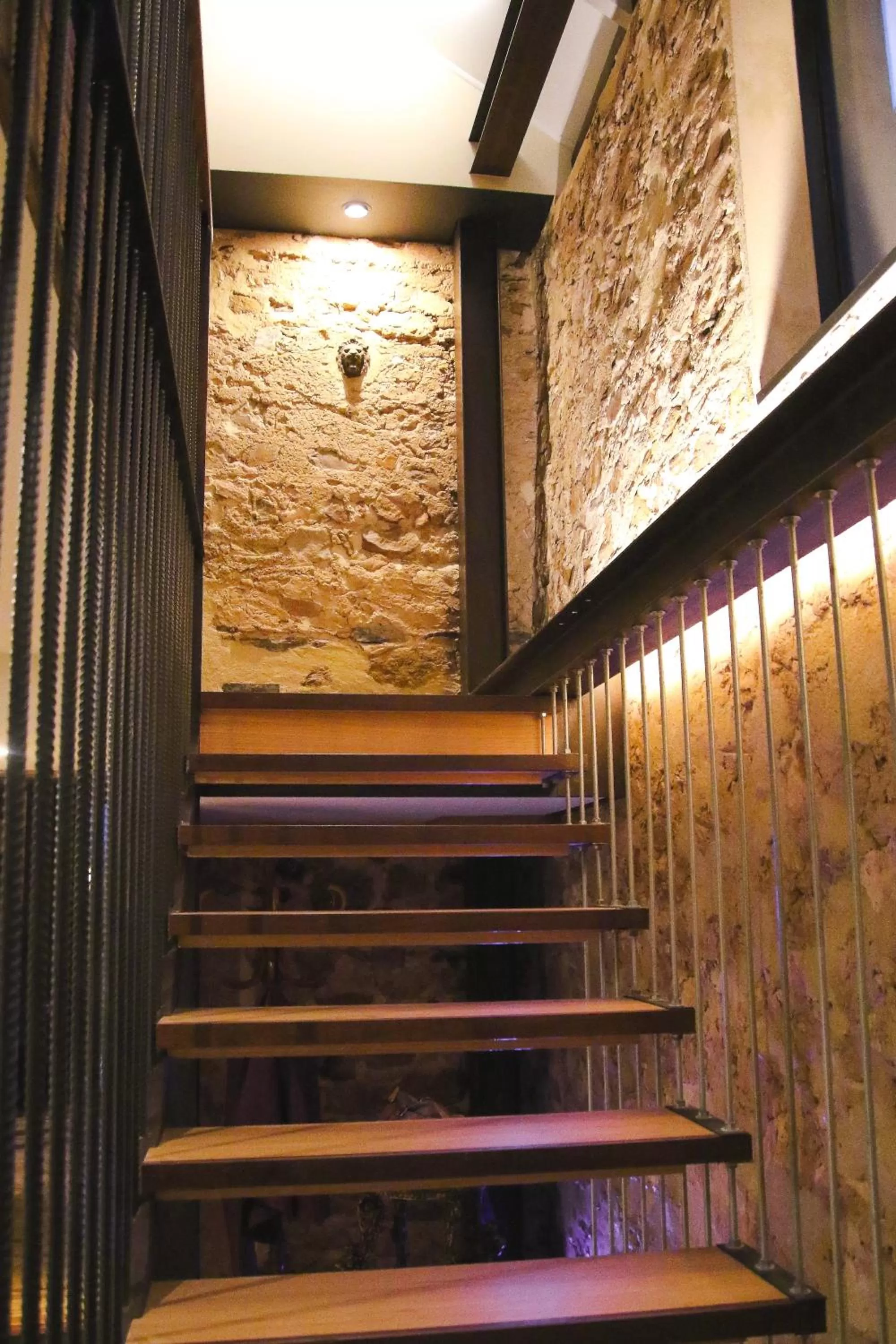 Decorative detail in The Old Chaff Mill Organic Vineyard Retreat