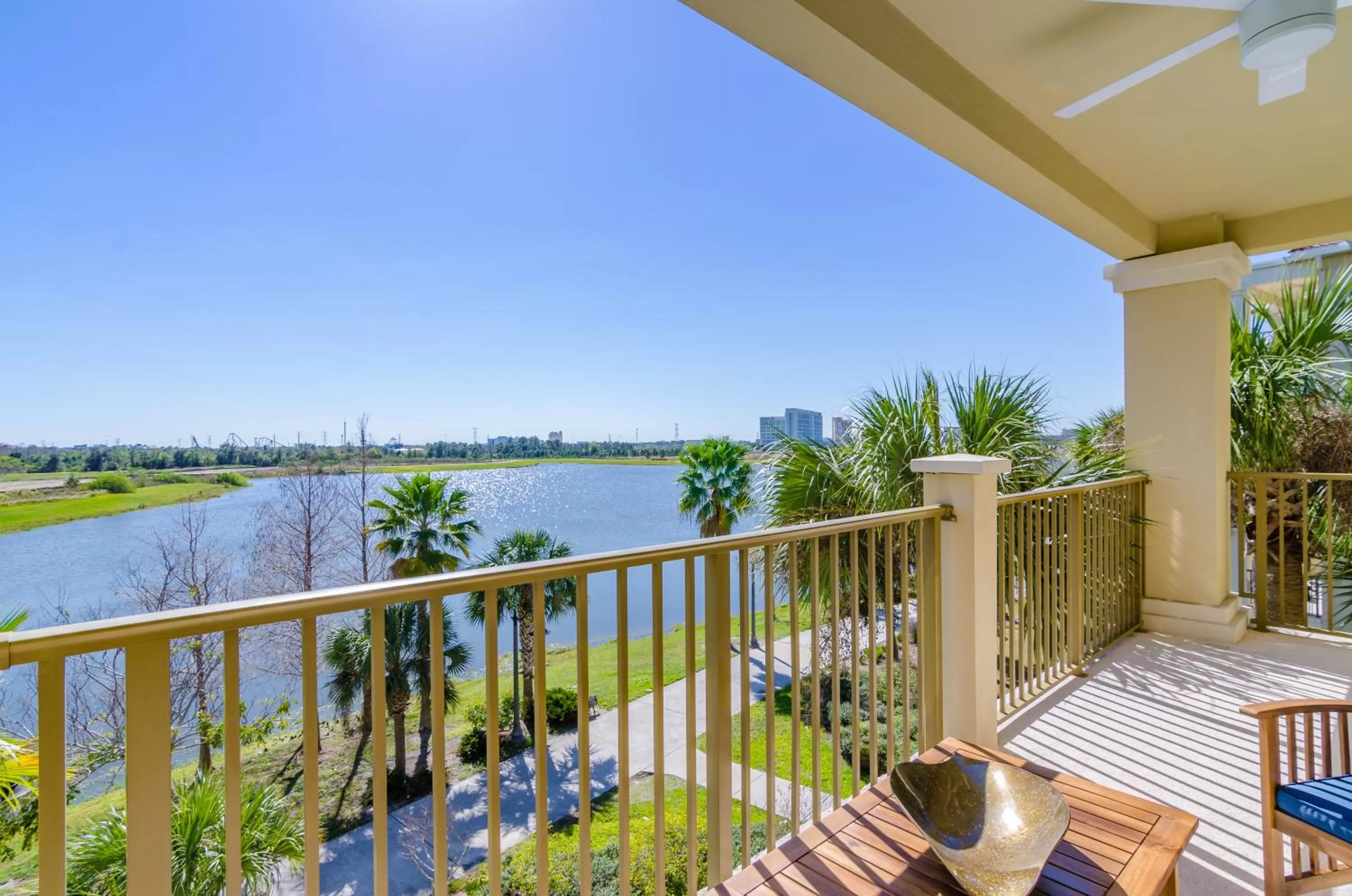 Lake view in Orlando Escape