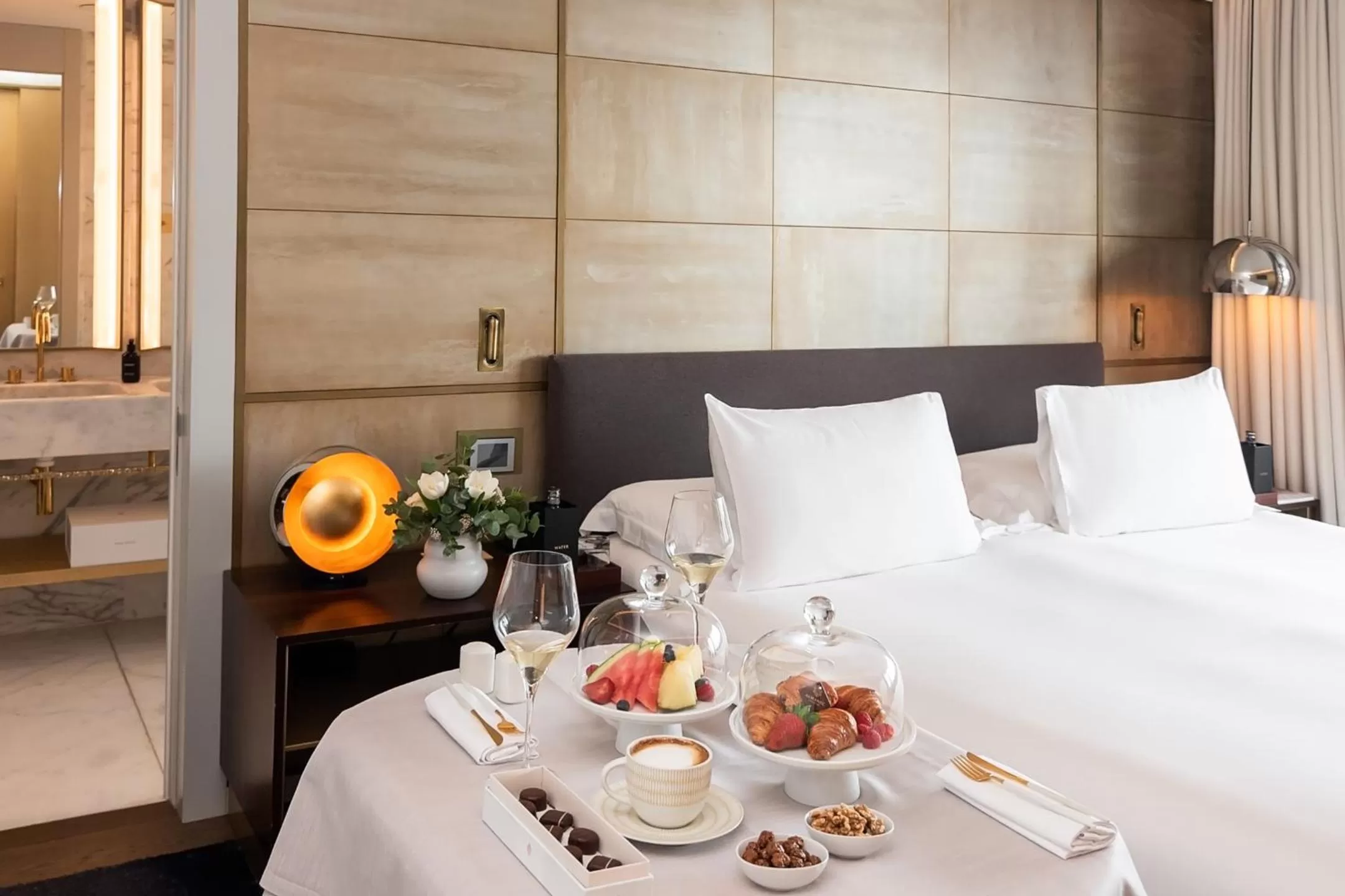 Food, Bed in Almanac Barcelona