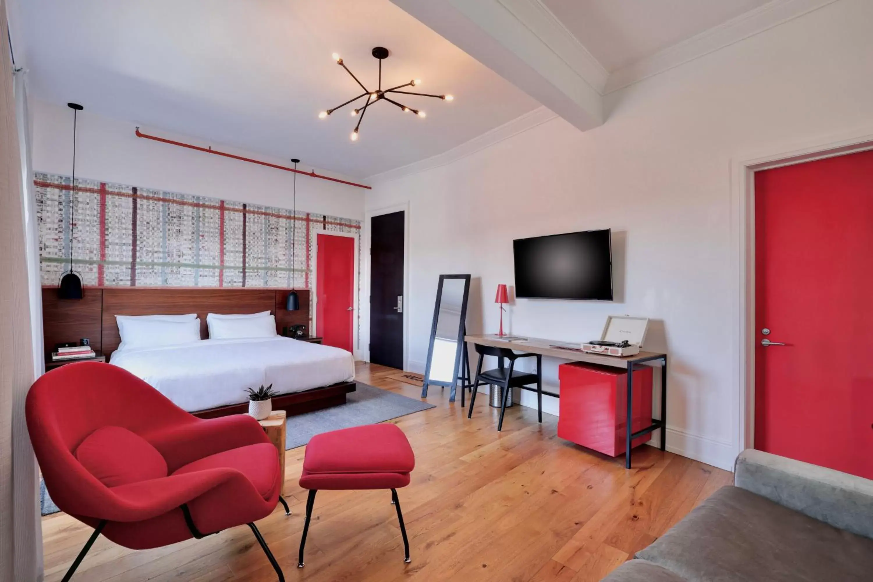 Deluxe King Room in The Walper Hotel, part of JdV by Hyatt Deluxe King Room in The Walper Hotel, part of JdV by Hyatt