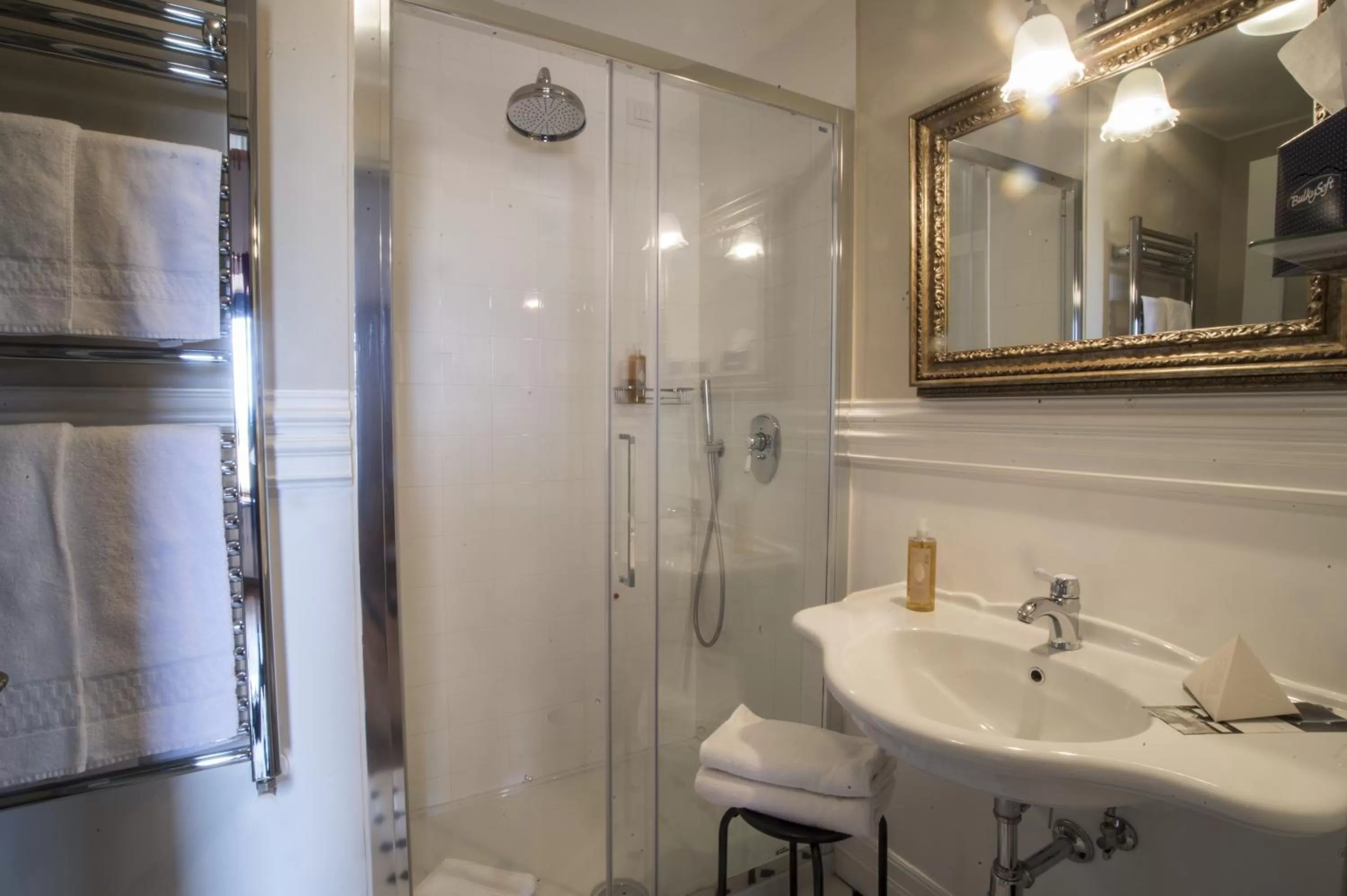 Bathroom in Palazzo Pacini