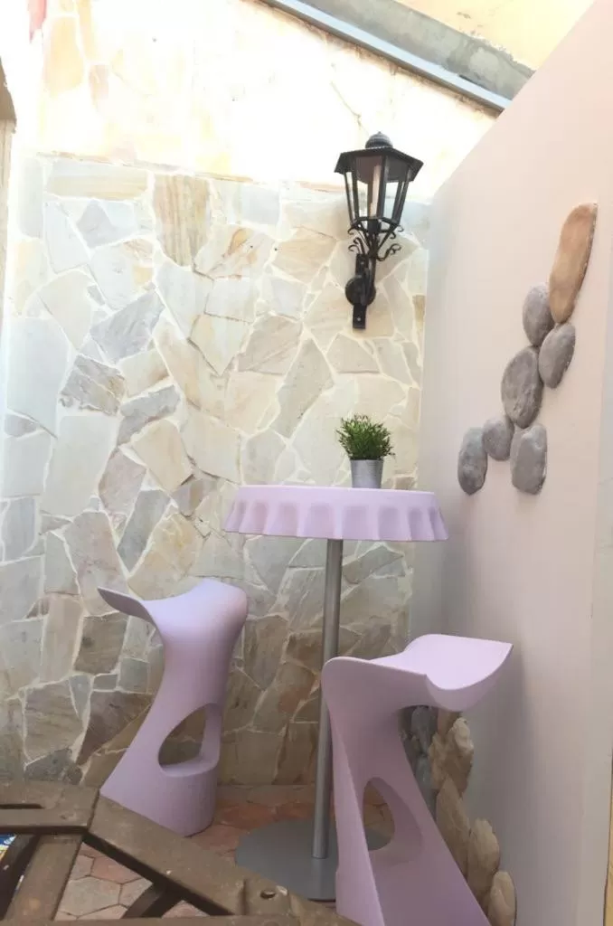 Communal lounge/ TV room in ROOM33