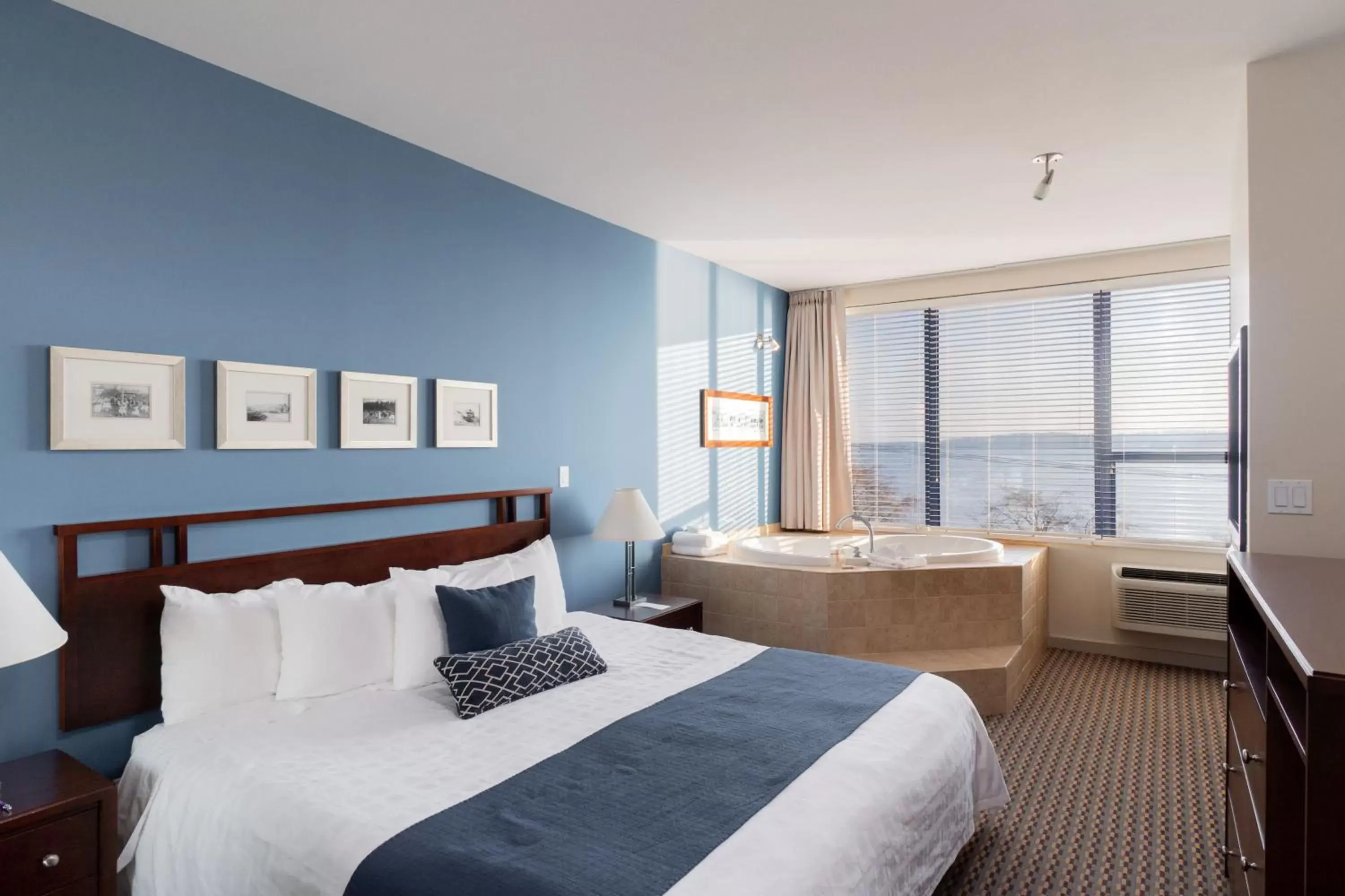 One-Bedroom Suite with Spa Bath in Ocean Promenade Hotel One-Bedroom Suite with Spa Bath in Ocean Promenade Hotel