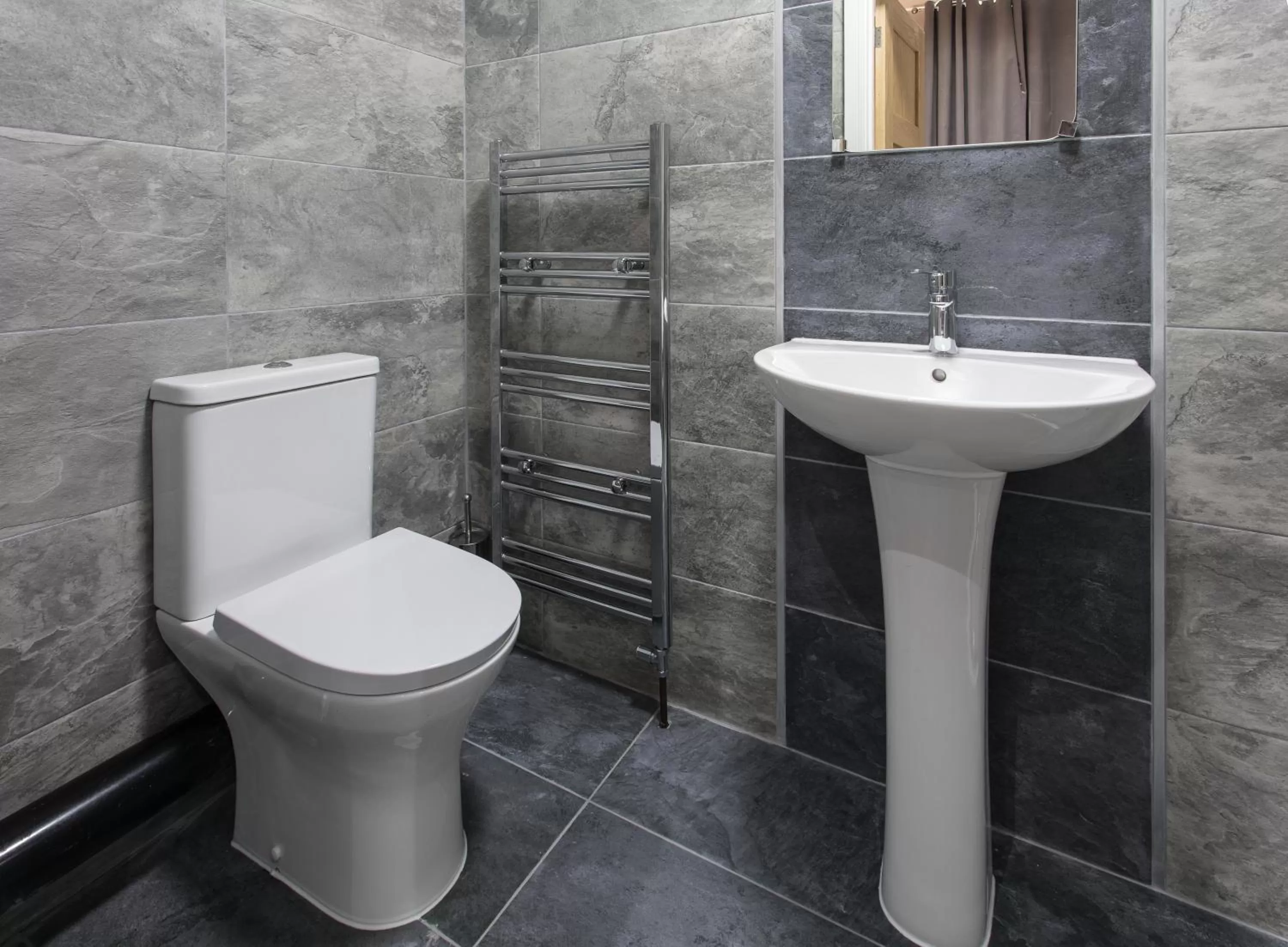 Bathroom in High Bank Hotel