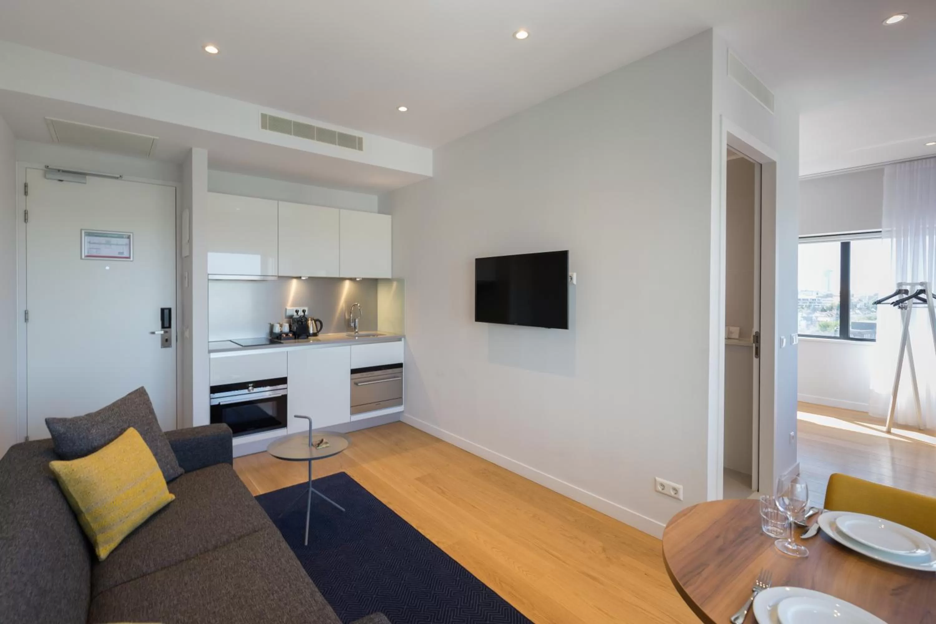 Kitchen or kitchenette in PREMIER SUITES Rotterdam