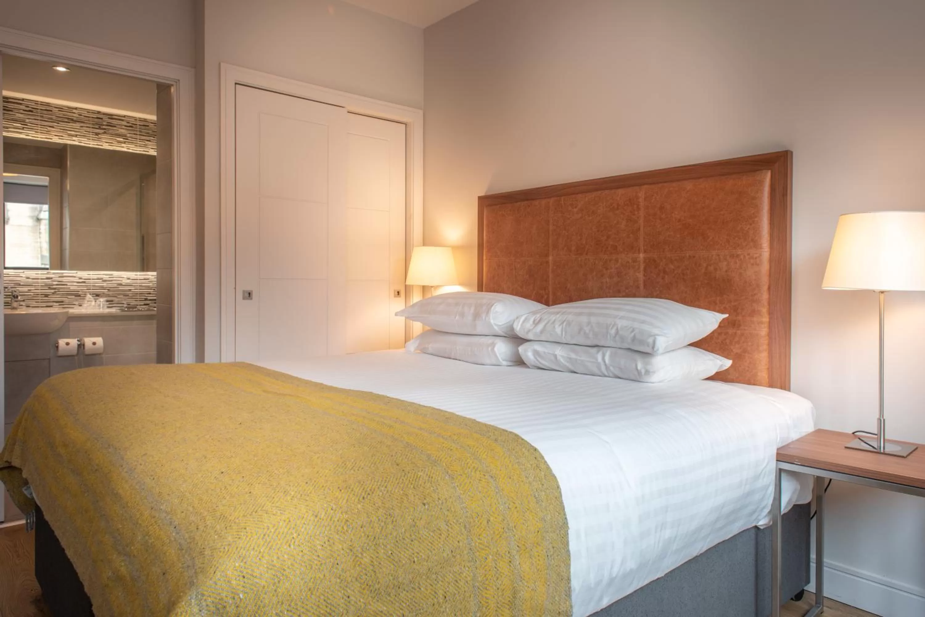 Bedroom, Bed in PREMIER SUITES PLUS Glasgow Bath Street