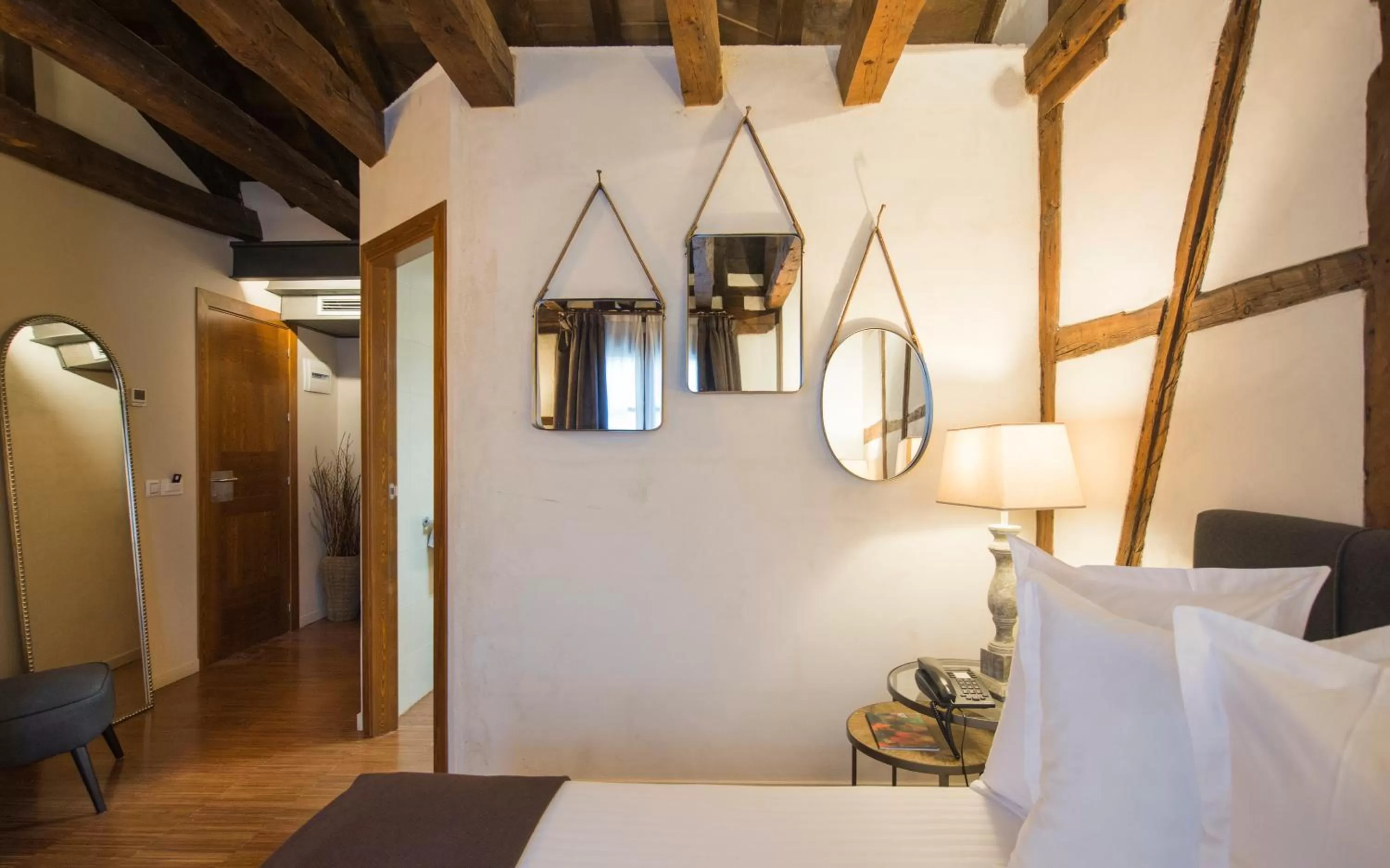 Photo of the whole room, Bed in Abad Toledo