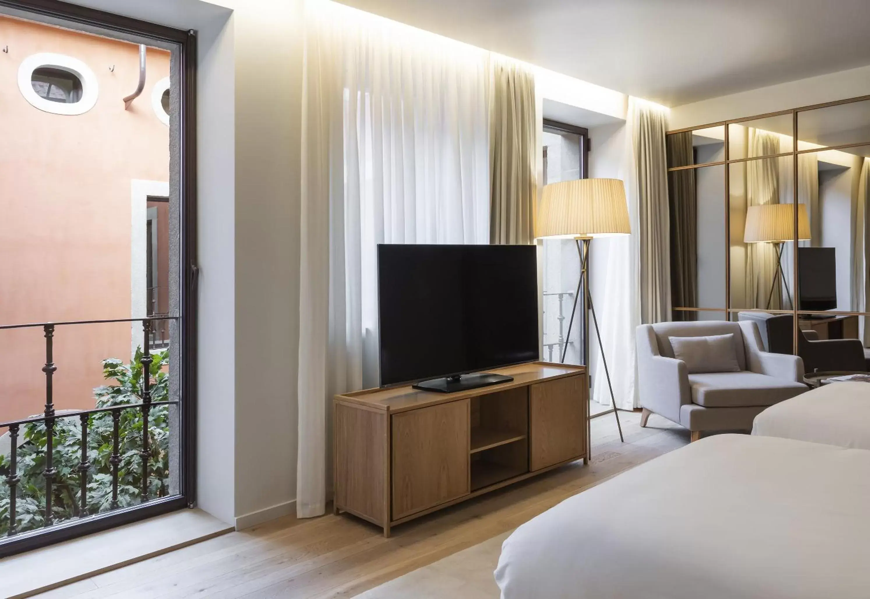 Premium Twin Room - Accessible in Casa da Companhia Hotel & Spa, Vignette Collection by IHG Premium Twin Room - Accessible in Casa da Companhia Hotel & Spa, Vignette Collection by IHG