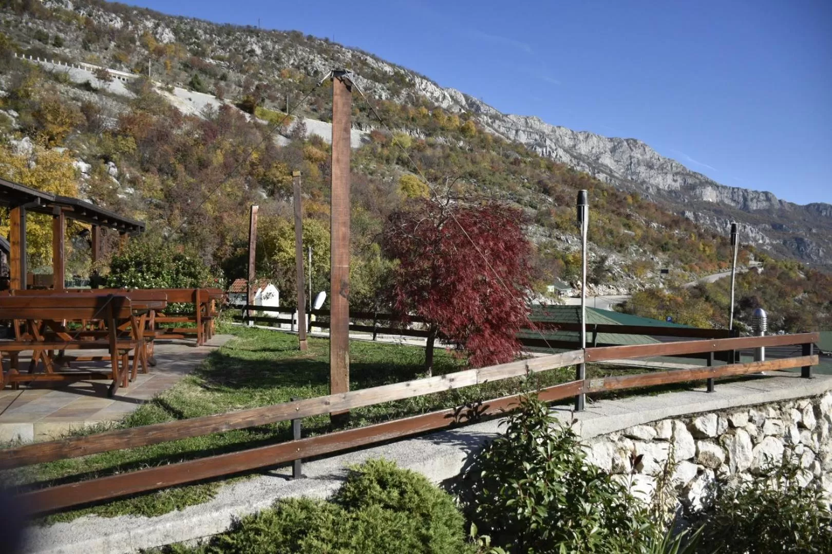 OSTROG Aparthotel KOLIBA-VLASTNIŠTVO MANASTIRA OSTROG