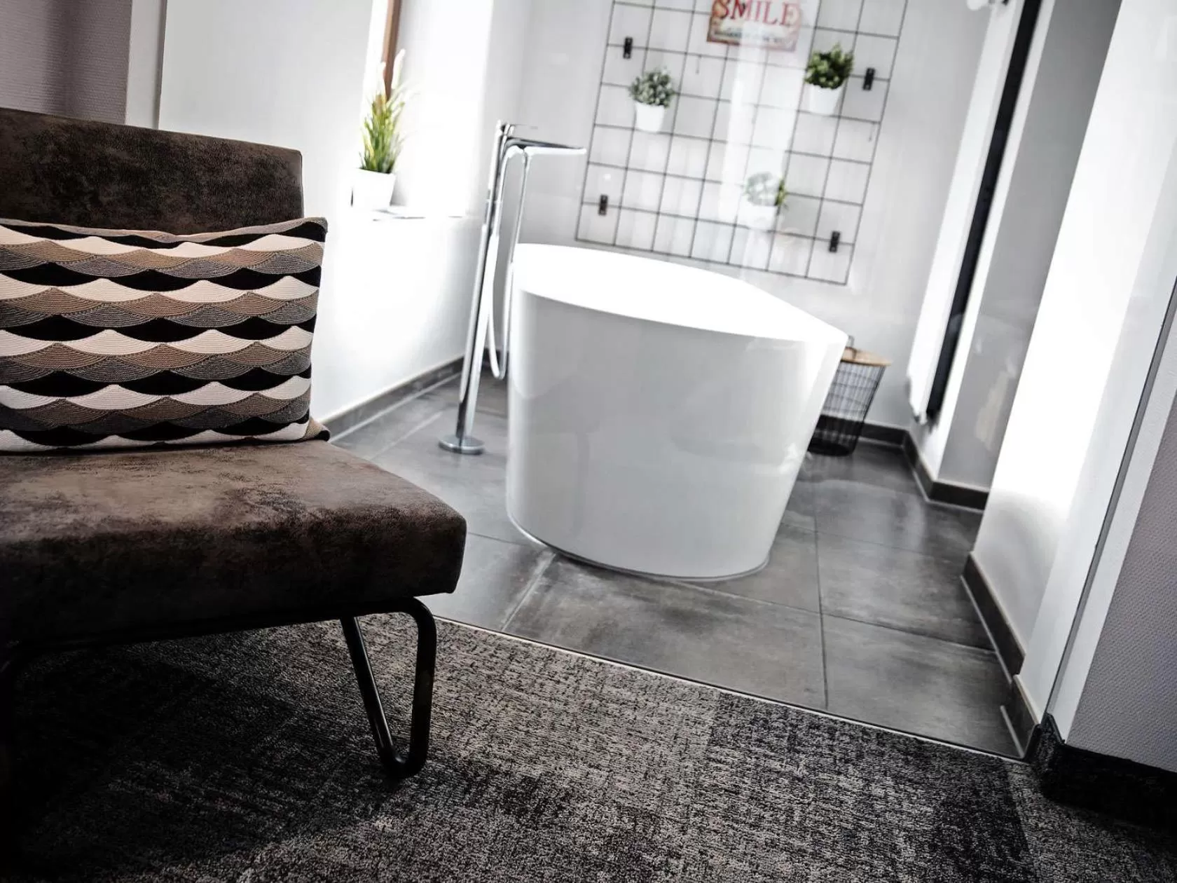 Bathroom in alexxanders Hotel & Boardinghouse, Restaurant