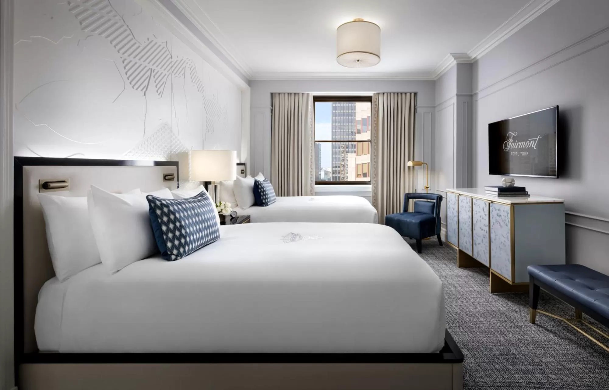 Bedroom, Bed in Fairmont Royal York Hotel