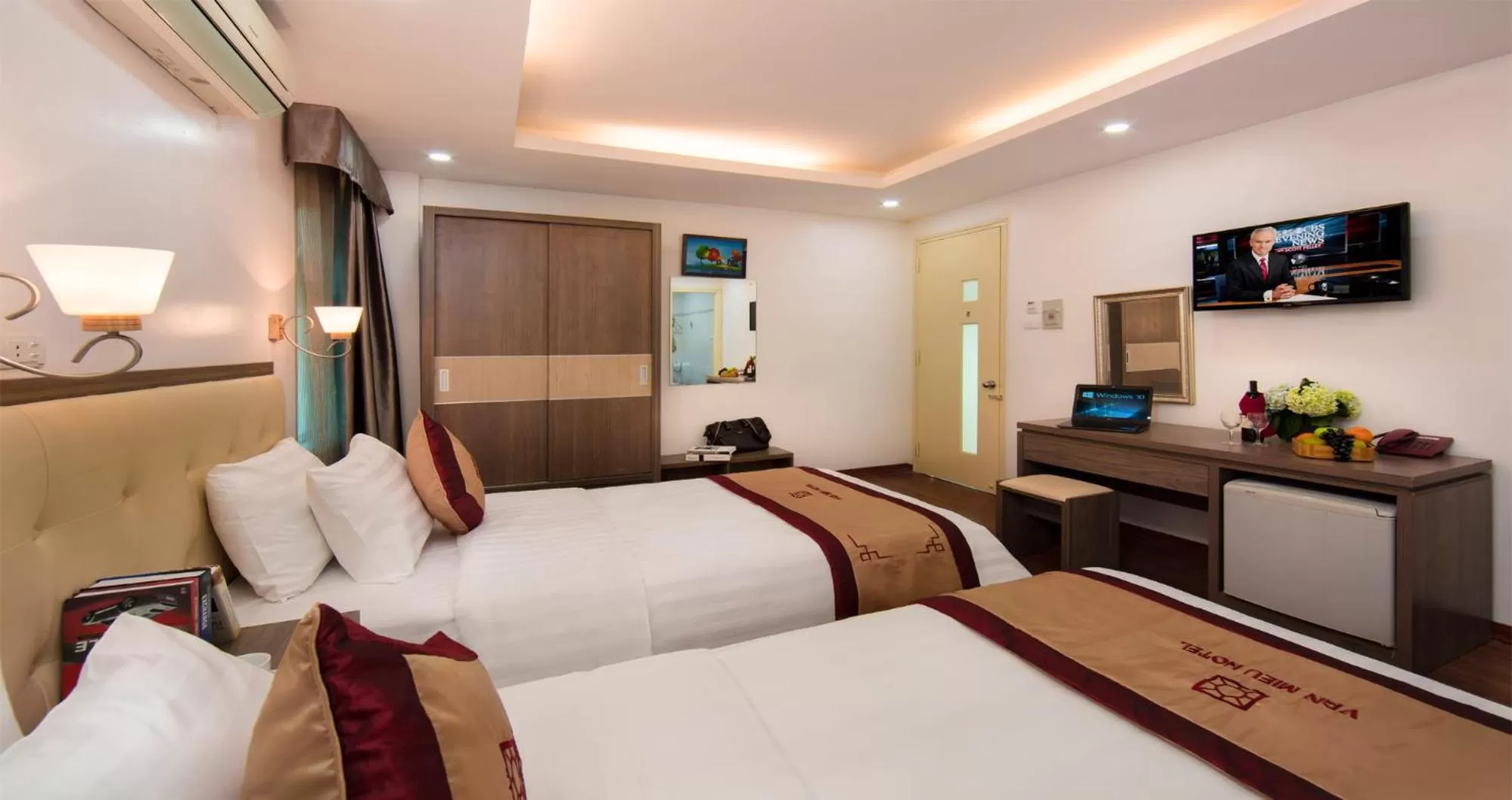 TV and multimedia, Bed in Van Mieu Hotel