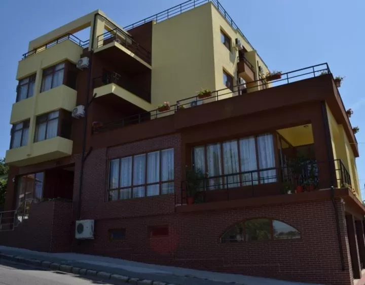 Property Building in Hotel Corsar