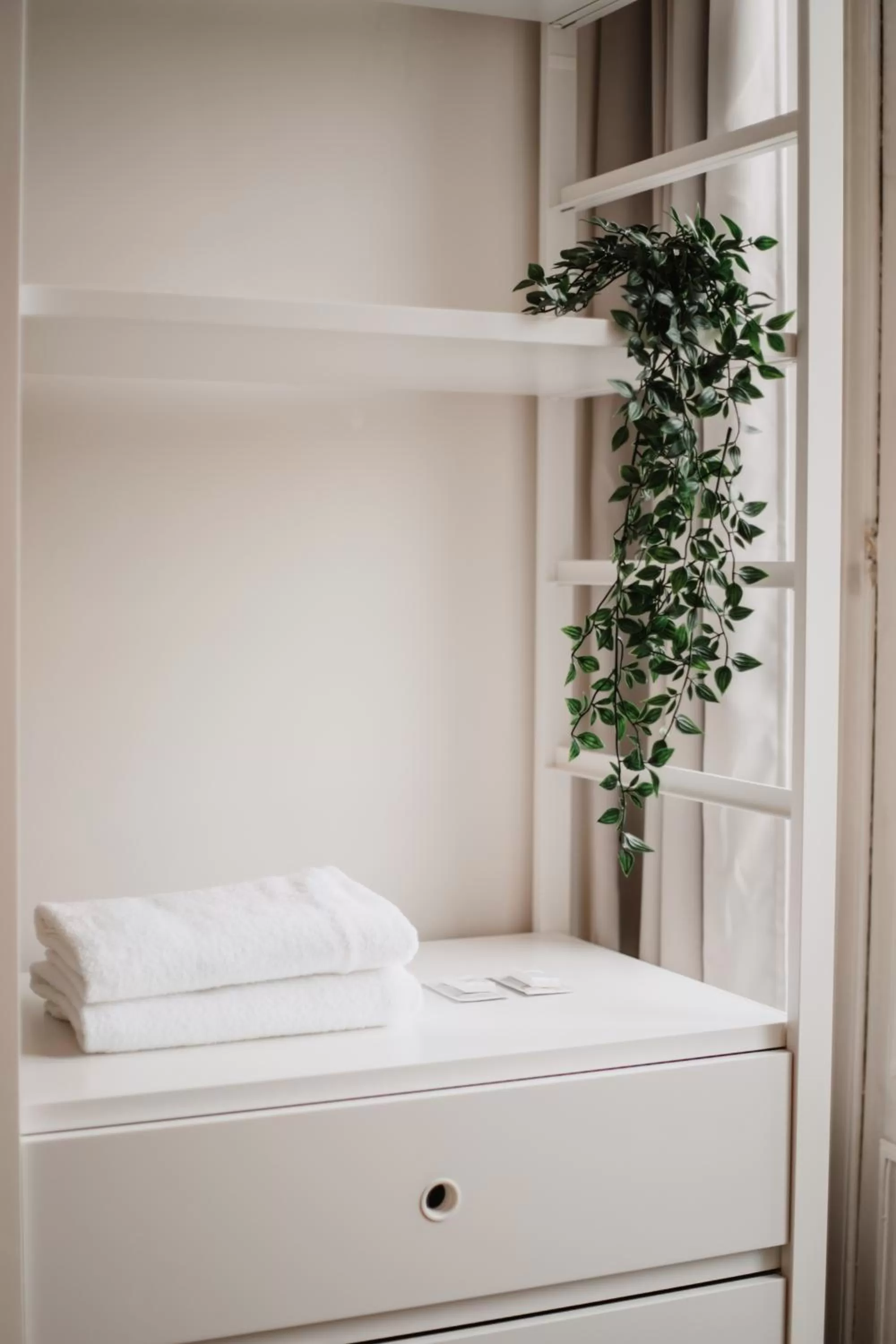 wardrobe, Bed in Central and Cozy in Brussels