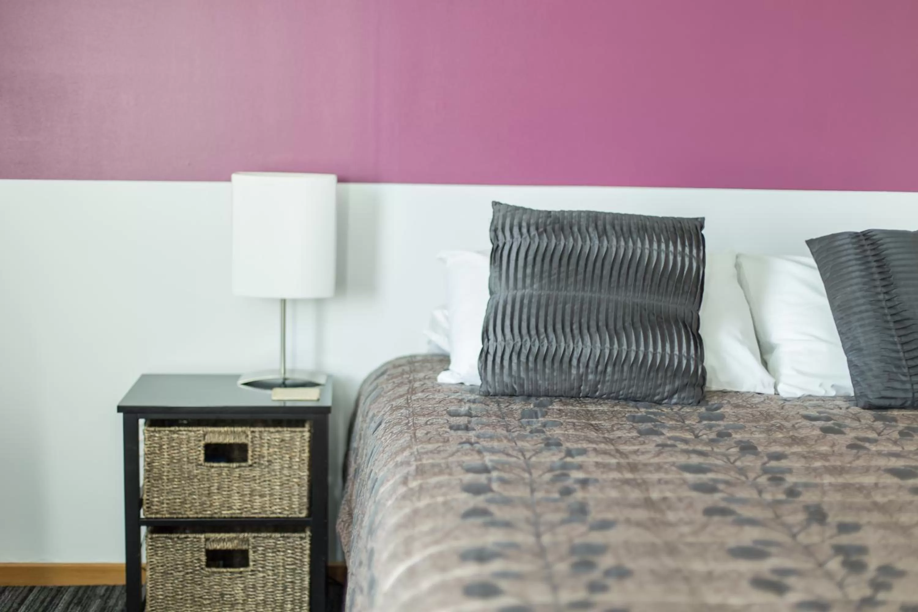 Bedroom, Bed in Argyle On The Park - Central Christchurch Motel Overlooking Hagley Park