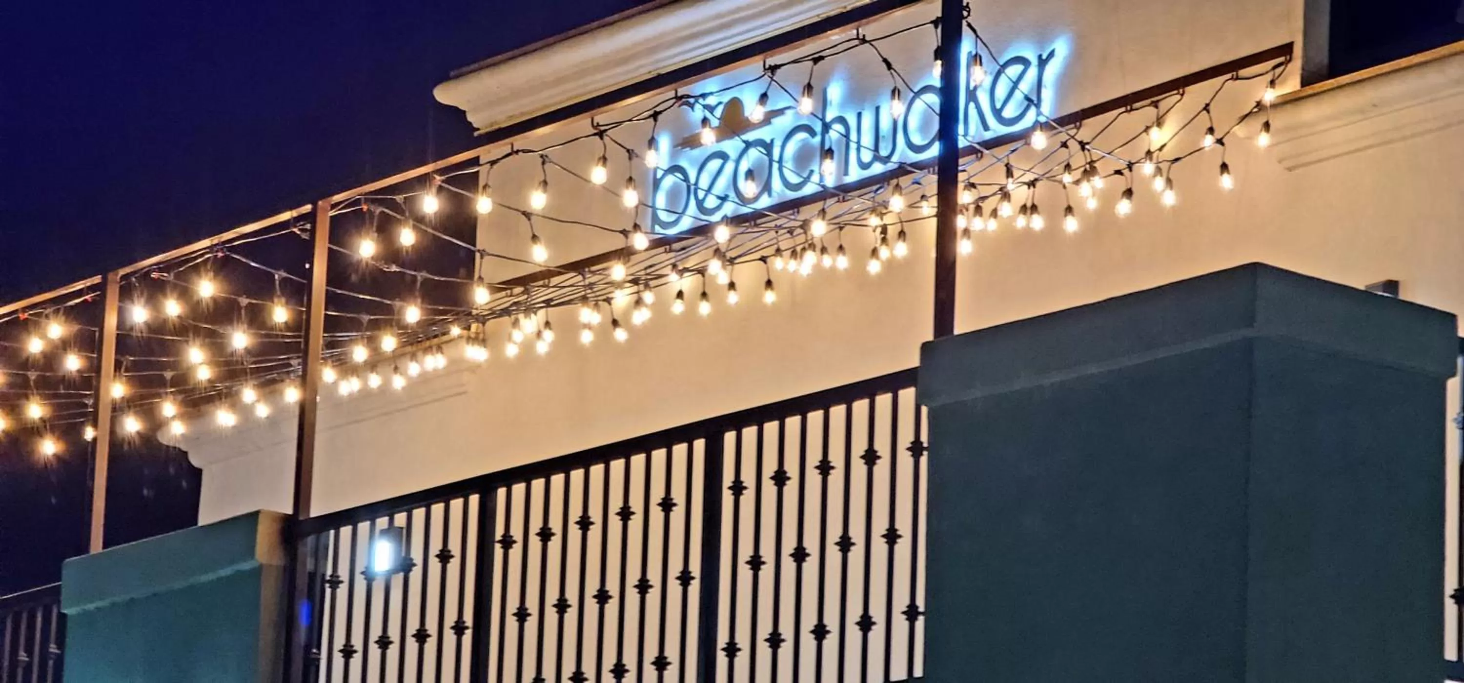 Property building in Beachwalker Inn & Suites