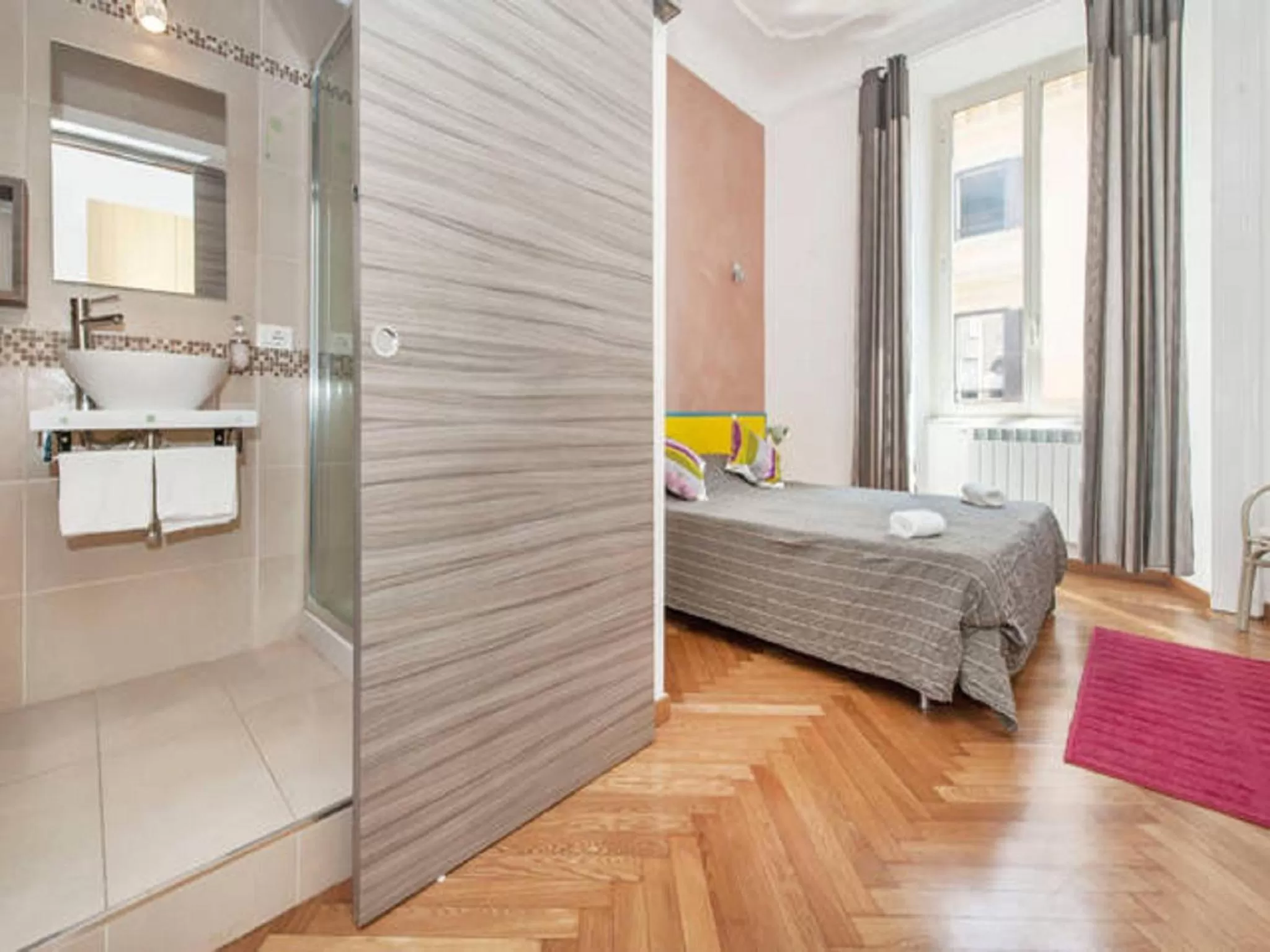 Decorative detail, Bed in Sesto Suites Central