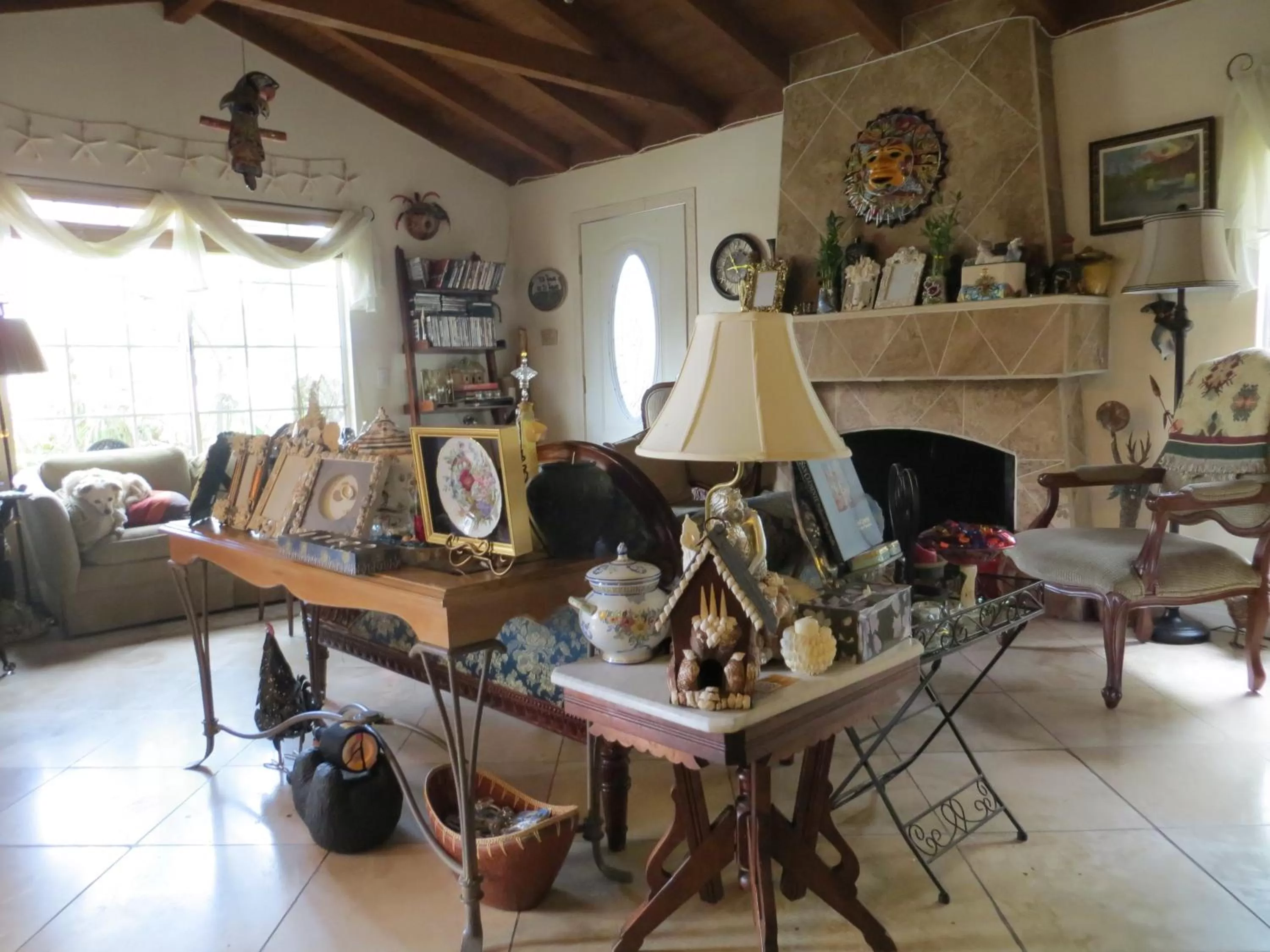 Living room in Always Inn San Clemente Bed & Breakfast by Elevate Rooms