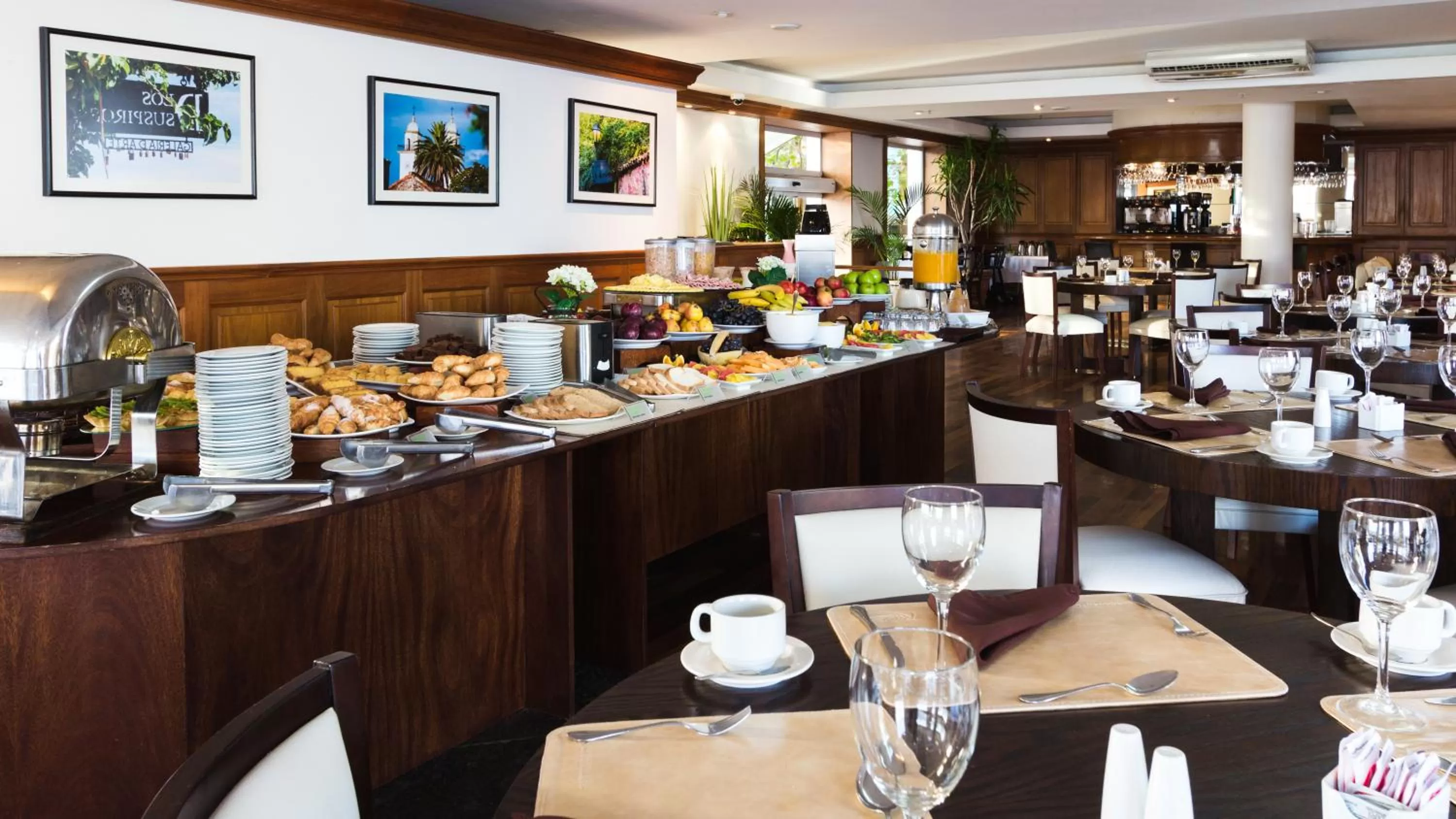 Restaurant/places to eat in Radisson Hotel Colonia del Sacramento