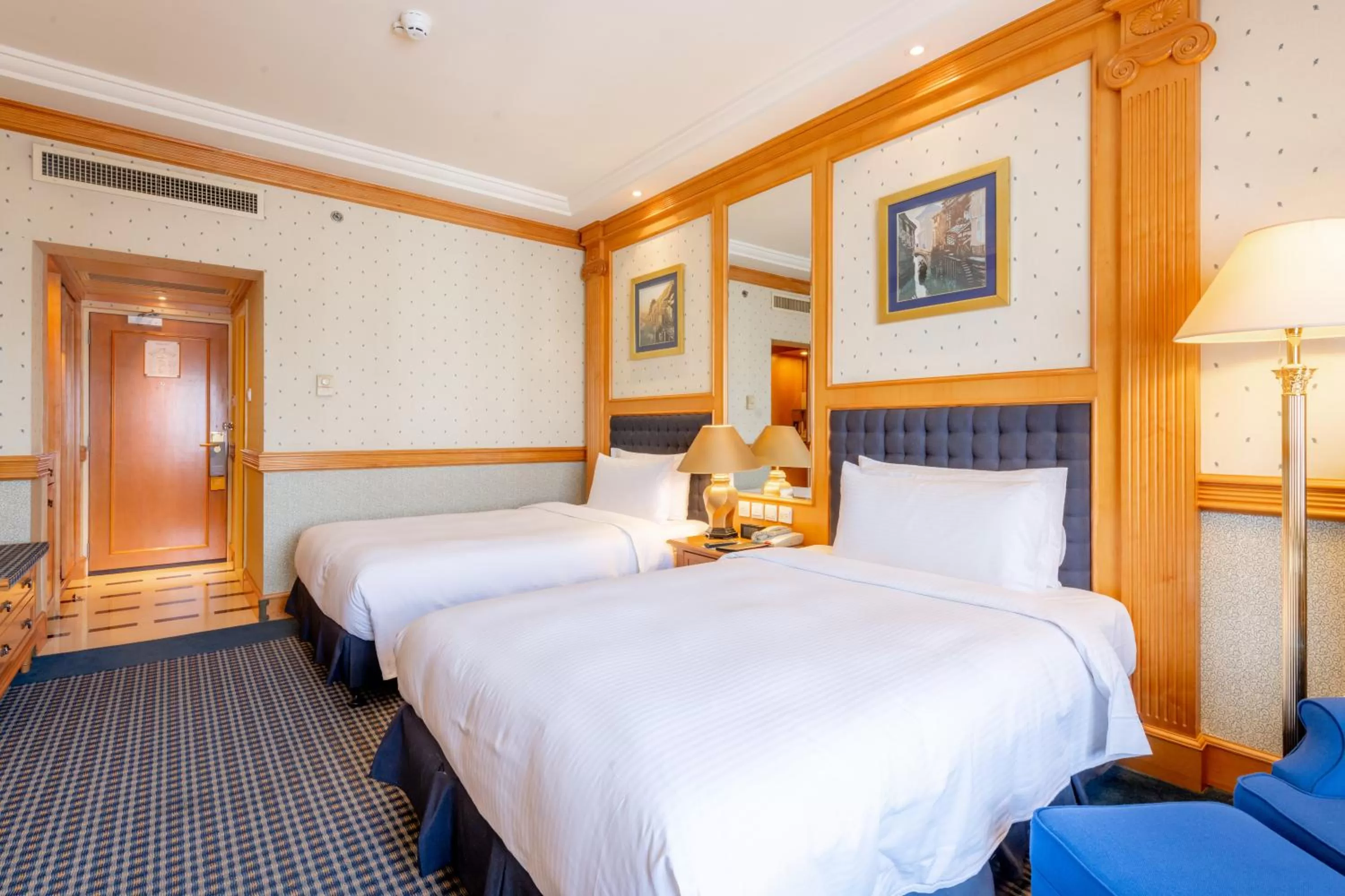 Bedroom, Bed in Crowne Plaza Shanghai by IHG