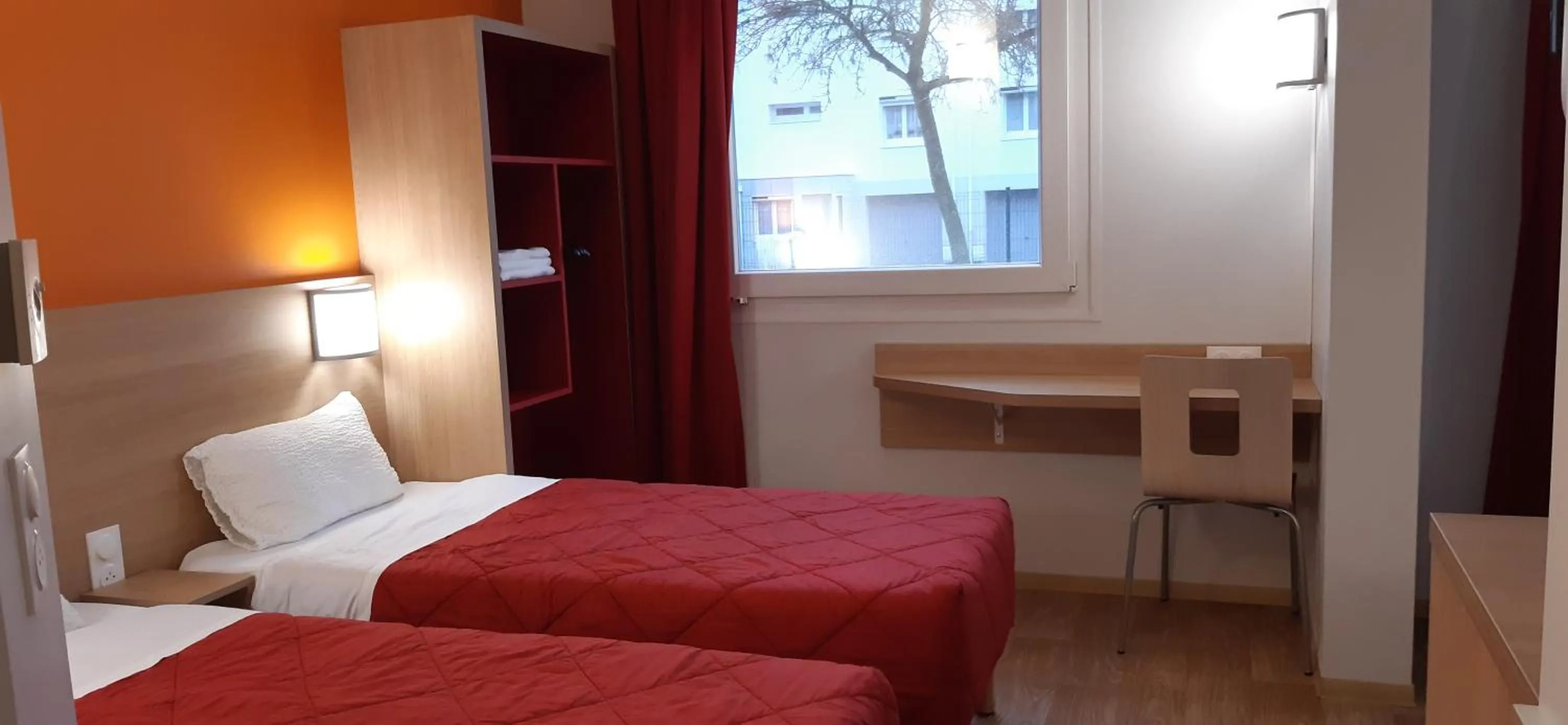 Bed in Premiere Classe Reims Nord - Bétheny