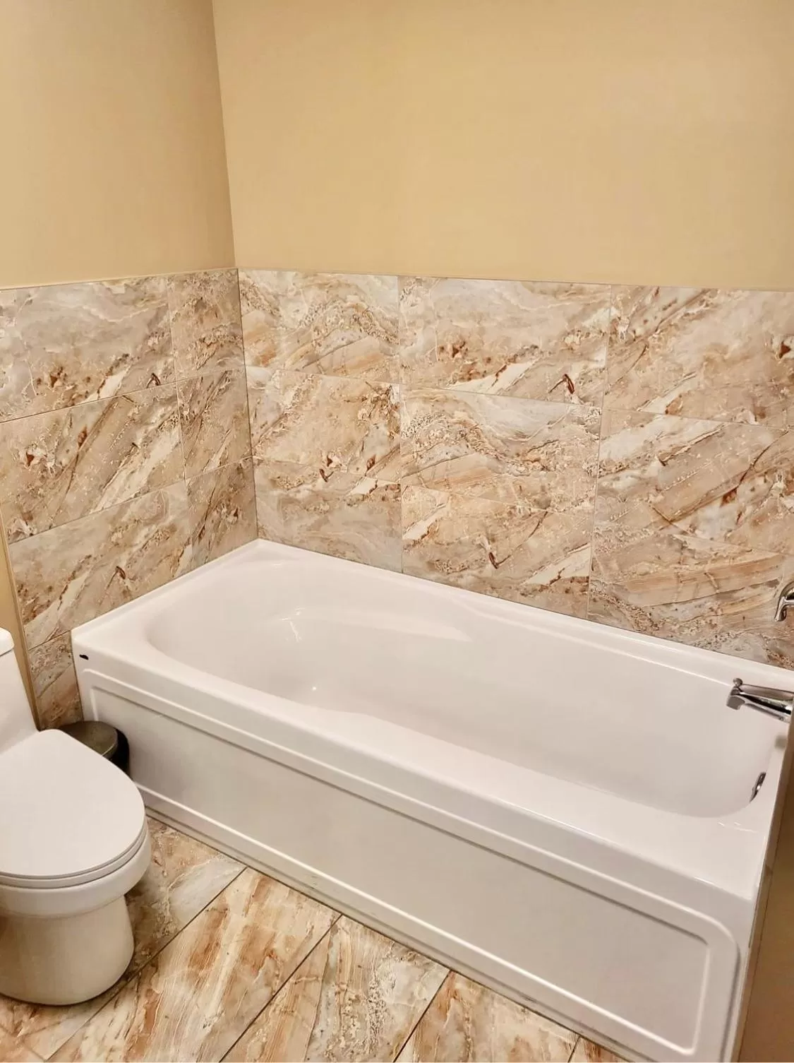 Bathroom in B&B Falcon Crest Lodge 1BR 1Pullout