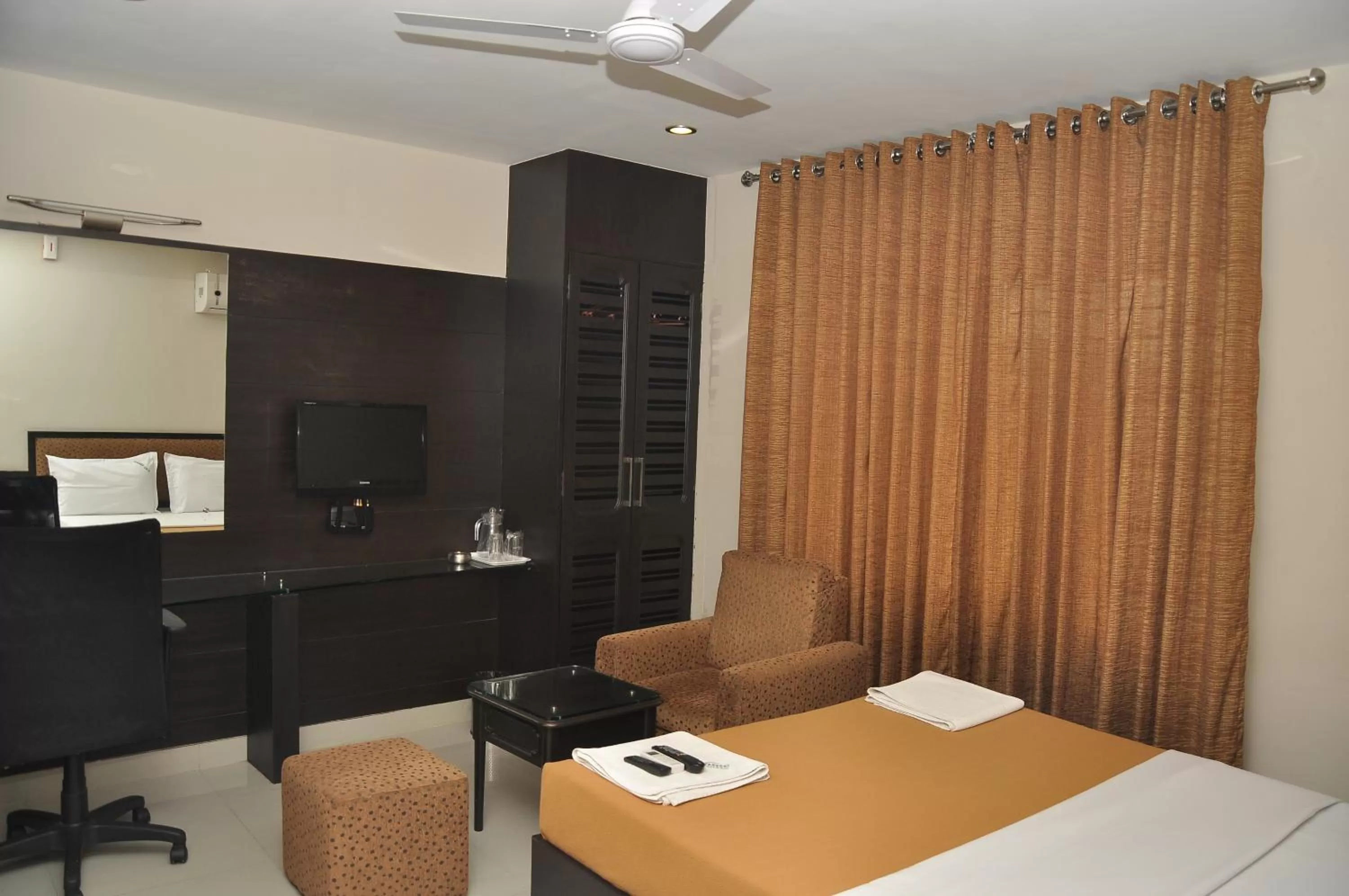 TV and multimedia, Bed in City Home