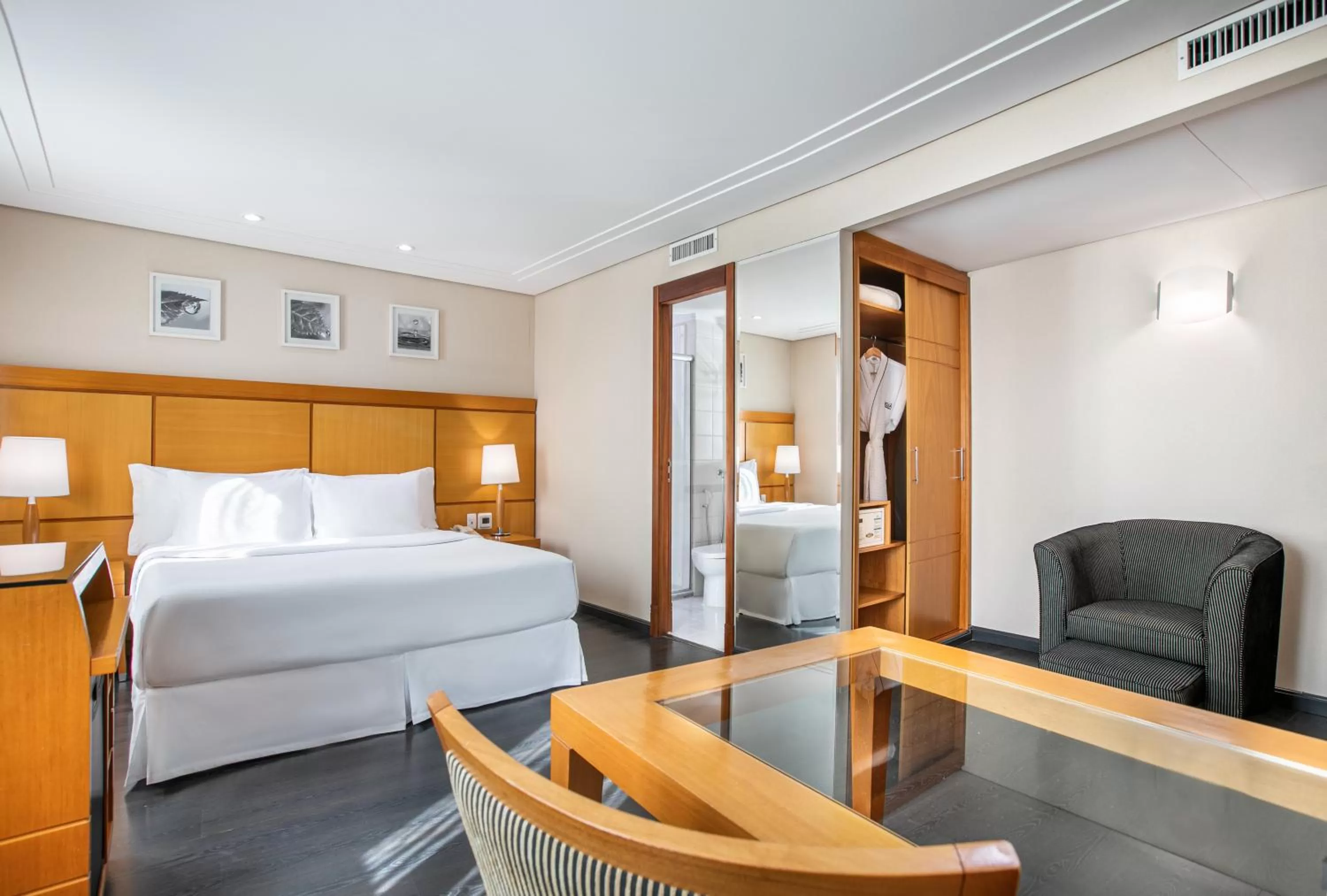 Bedroom, Bed in Meliá Jardim Europa