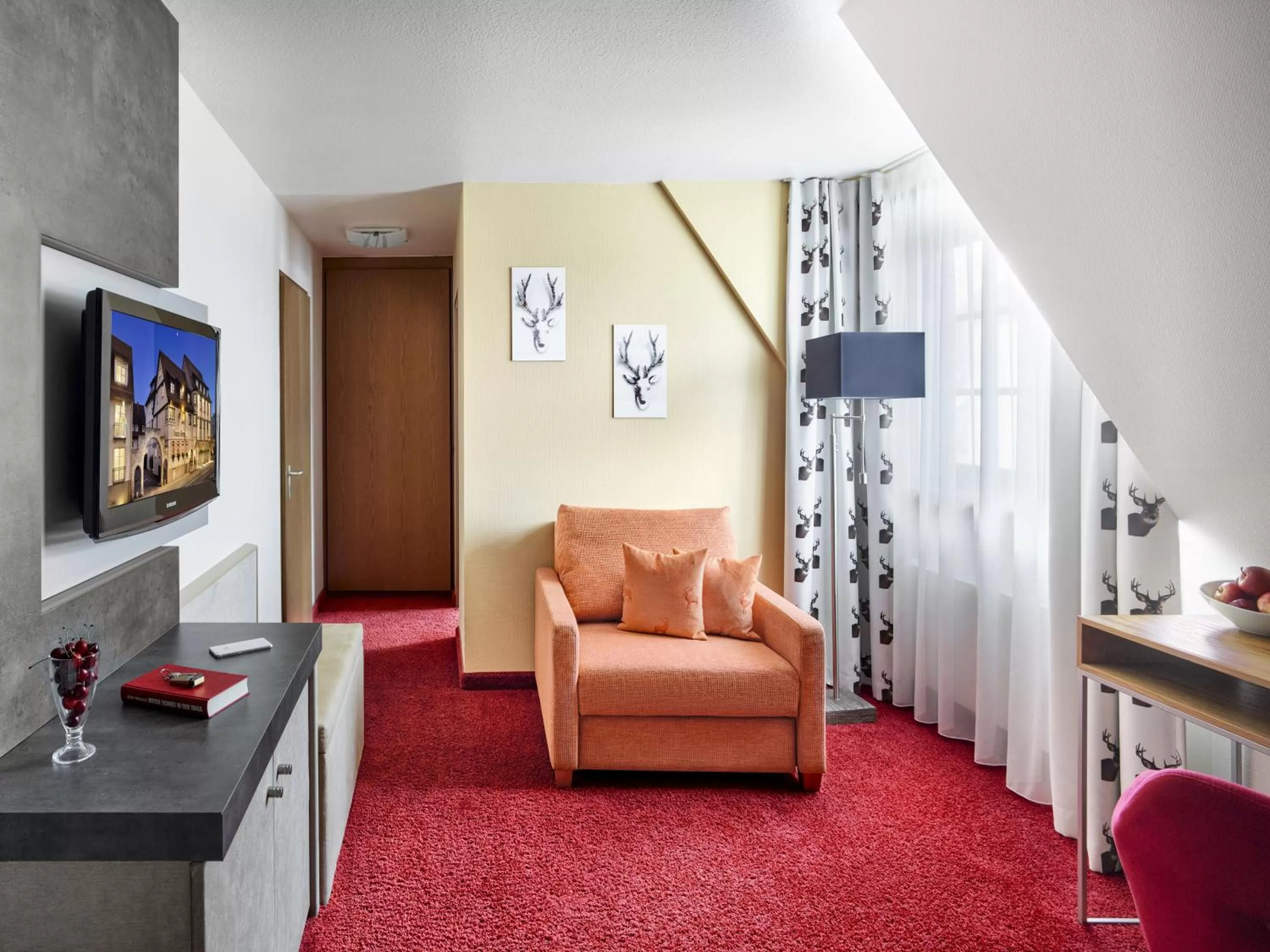 Photo of the whole room in Hirsch Hotel