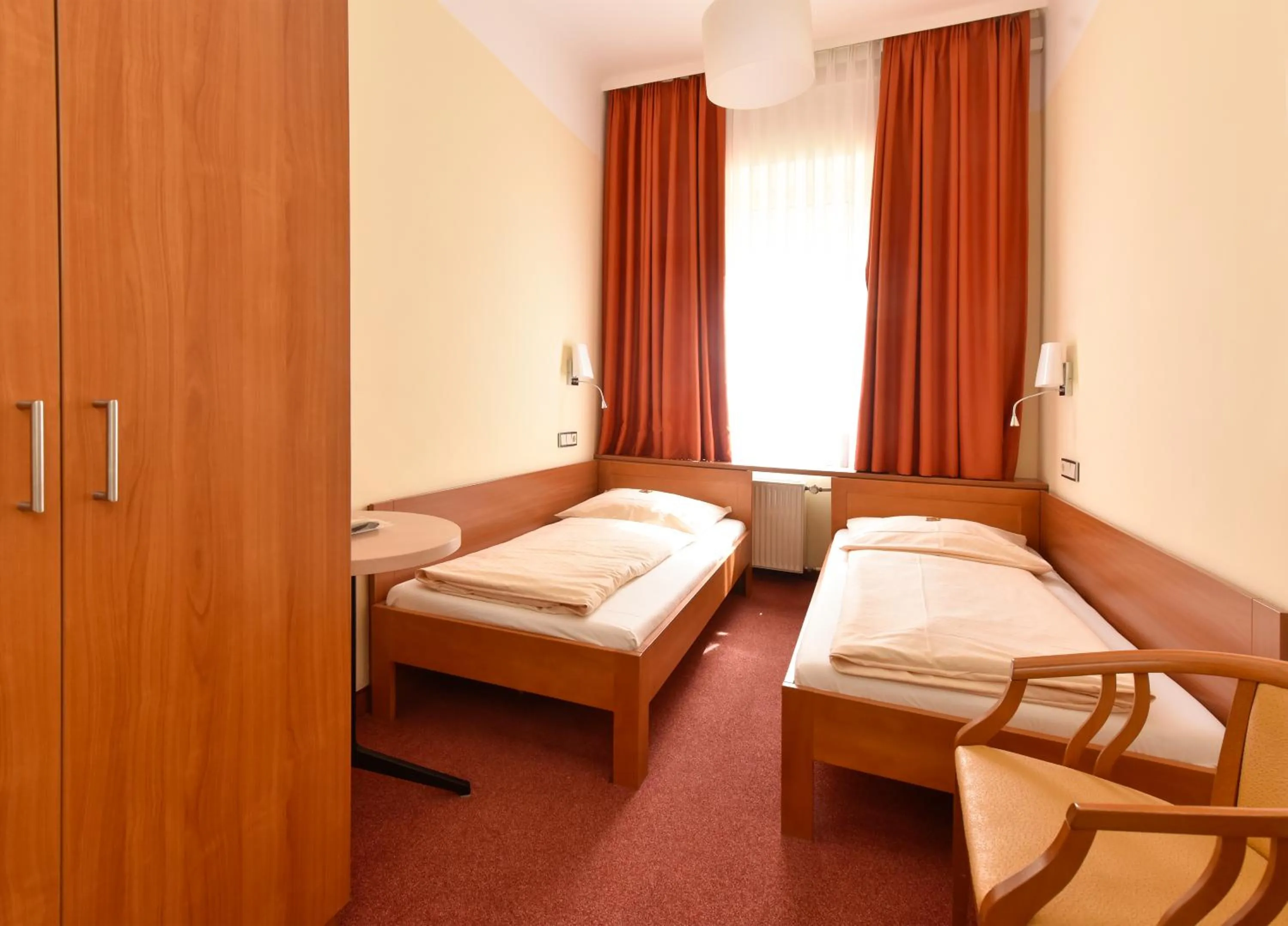 Bed in Hotel ADRIA München